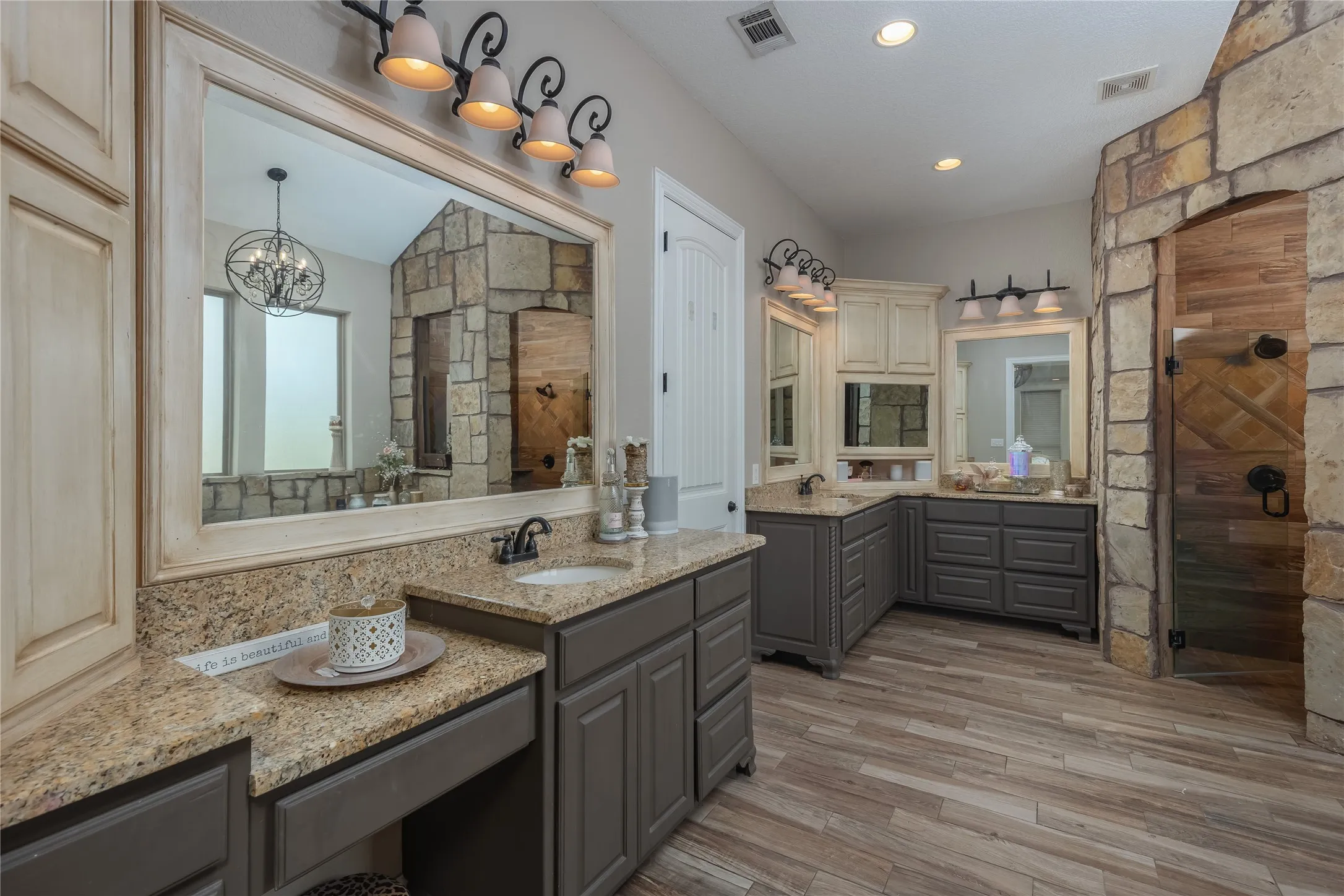 Single Family Residence For Sale in Parker County , 101 E Bozeman Lane, Fort Worth, Texas 76108, 4 Bedroom, 4 Bathroom, 2 Garage spaces, 4,363 Sqft, built in 2015, Preowned, mls#21118973, Real Estate Agent in Fort Worth, Homes For Sale in Parker county, Homes For Sale in Fort Worth, Realtor in Fort Worth Texas, Real Estate Brokerage Independent Realty Texas, Luminita Cordes Realtor