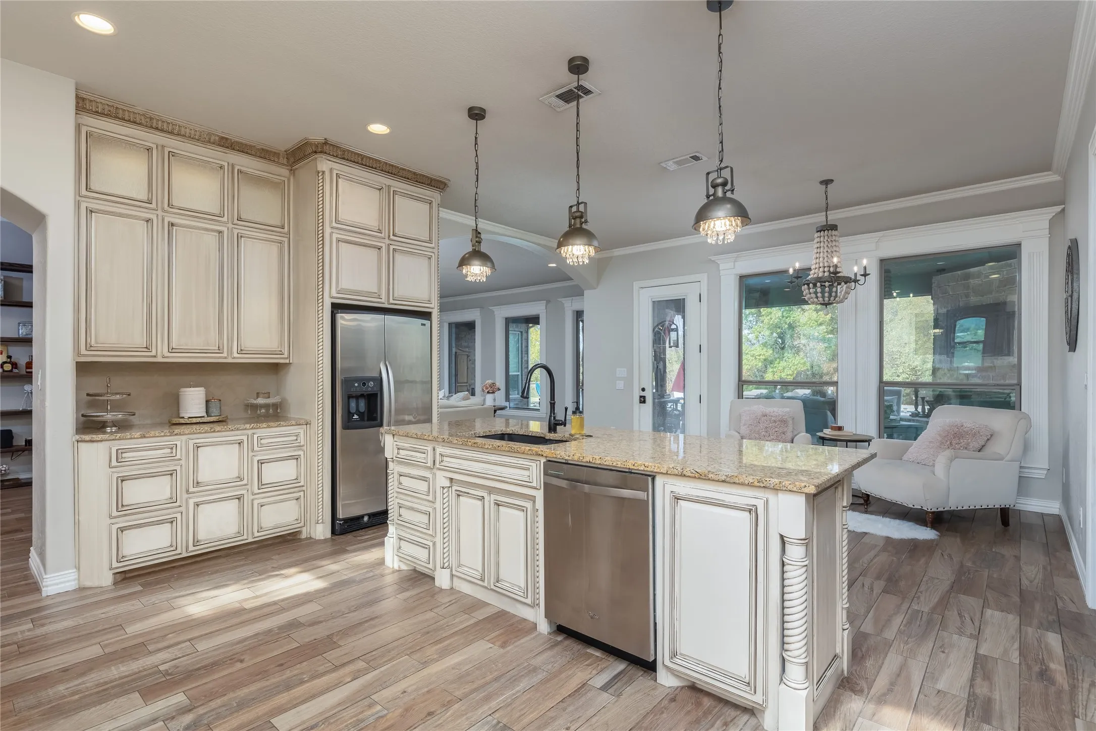 Single Family Residence For Sale in Parker County , 101 E Bozeman Lane, Fort Worth, Texas 76108, 4 Bedroom, 4 Bathroom, 2 Garage spaces, 4,363 Sqft, built in 2015, Preowned, mls#21118973, Real Estate Agent in Fort Worth, Homes For Sale in Parker county, Homes For Sale in Fort Worth, Realtor in Fort Worth Texas, Real Estate Brokerage Independent Realty Texas, Luminita Cordes Realtor