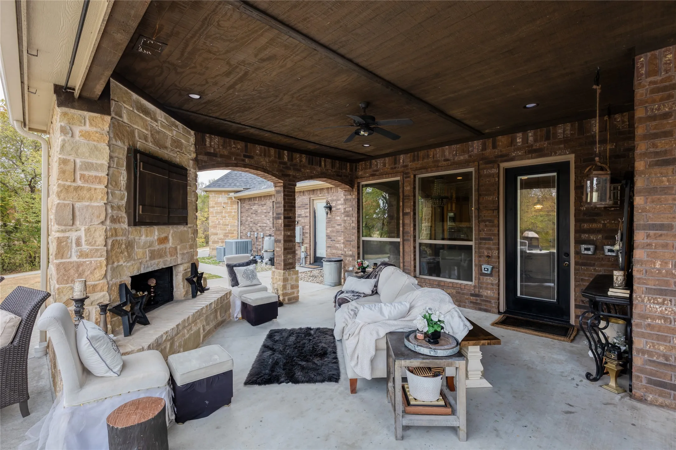 Single Family Residence For Sale in Parker County , 101 E Bozeman Lane, Fort Worth, Texas 76108, 4 Bedroom, 4 Bathroom, 2 Garage spaces, 4,363 Sqft, built in 2015, Preowned, mls#21118973, Real Estate Agent in Fort Worth, Homes For Sale in Parker county, Homes For Sale in Fort Worth, Realtor in Fort Worth Texas, Real Estate Brokerage Independent Realty Texas, Luminita Cordes Realtor