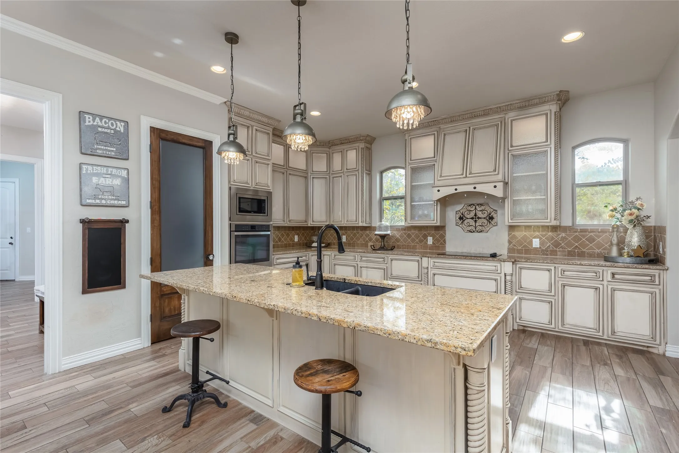 Single Family Residence For Sale in Parker County , 101 E Bozeman Lane, Fort Worth, Texas 76108, 4 Bedroom, 4 Bathroom, 2 Garage spaces, 4,363 Sqft, built in 2015, Preowned, mls#21118973, Real Estate Agent in Fort Worth, Homes For Sale in Parker county, Homes For Sale in Fort Worth, Realtor in Fort Worth Texas, Real Estate Brokerage Independent Realty Texas, Luminita Cordes Realtor