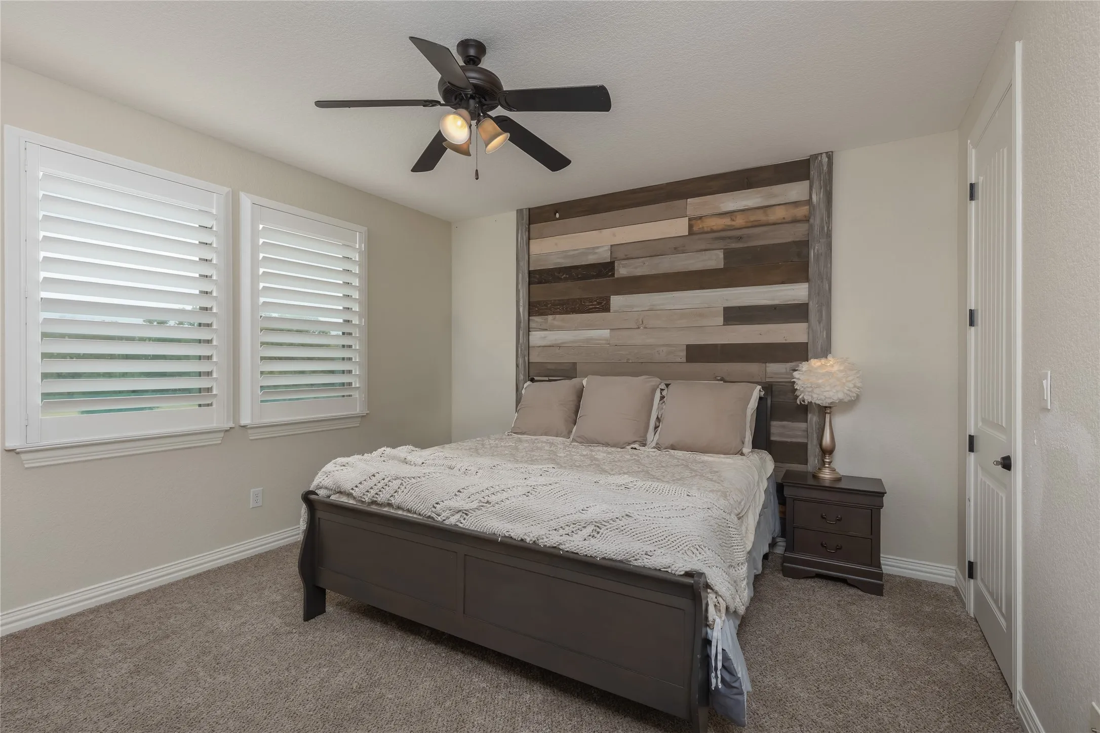Single Family Residence For Sale in Parker County , 101 E Bozeman Lane, Fort Worth, Texas 76108, 4 Bedroom, 4 Bathroom, 2 Garage spaces, 4,363 Sqft, built in 2015, Preowned, mls#21118973, Real Estate Agent in Fort Worth, Homes For Sale in Parker county, Homes For Sale in Fort Worth, Realtor in Fort Worth Texas, Real Estate Brokerage Independent Realty Texas, Luminita Cordes Realtor
