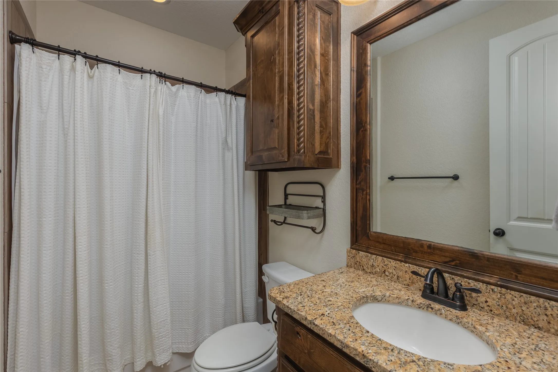 Single Family Residence For Sale in Parker County , 101 E Bozeman Lane, Fort Worth, Texas 76108, 4 Bedroom, 4 Bathroom, 2 Garage spaces, 4,363 Sqft, built in 2015, Preowned, mls#21118973, Real Estate Agent in Fort Worth, Homes For Sale in Parker county, Homes For Sale in Fort Worth, Realtor in Fort Worth Texas, Real Estate Brokerage Independent Realty Texas, Luminita Cordes Realtor