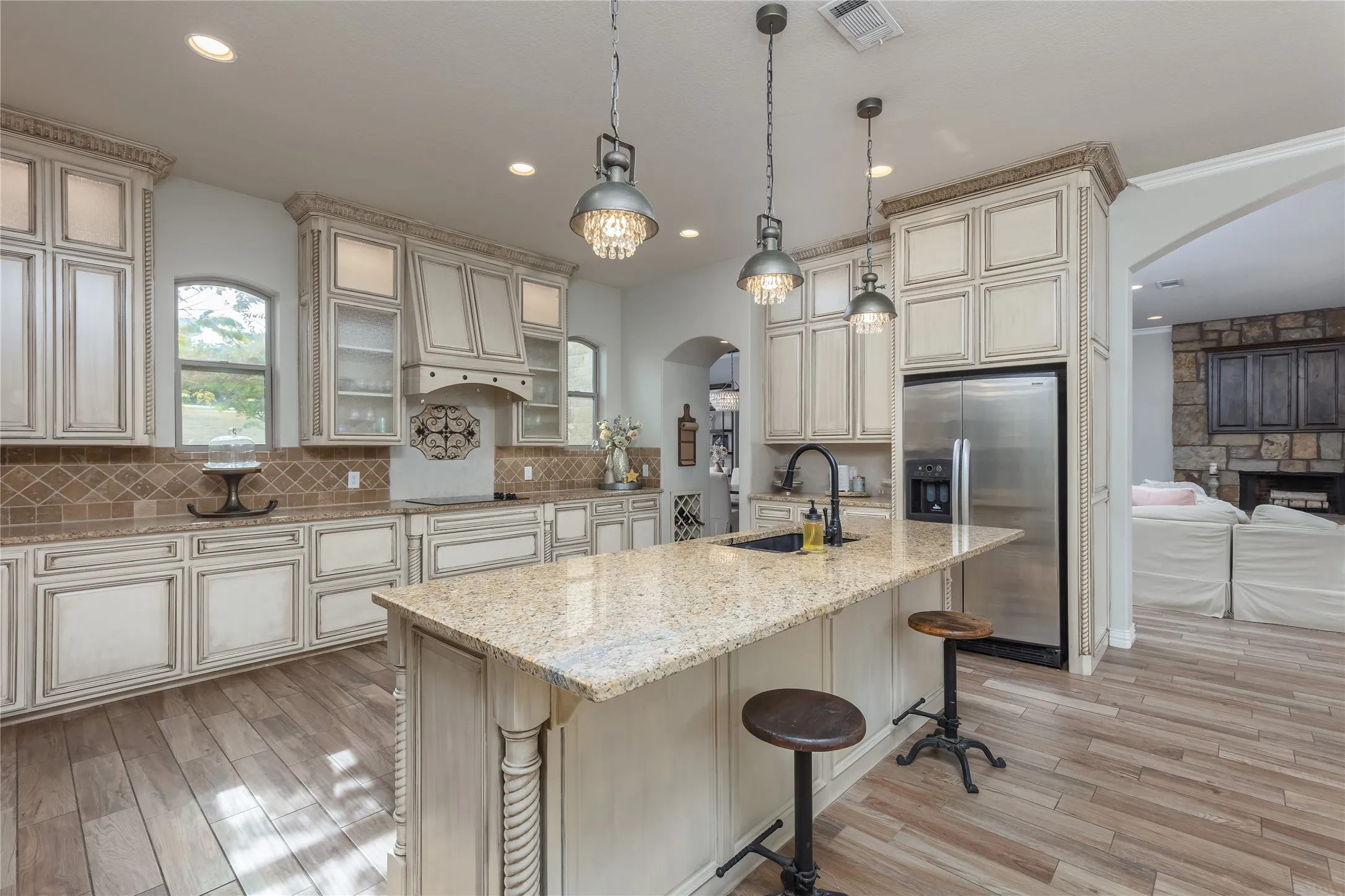 Single Family Residence For Sale in Parker County , 101 E Bozeman Lane, Fort Worth, Texas 76108, 4 Bedroom, 4 Bathroom, 2 Garage spaces, 4,363 Sqft, built in 2015, Preowned, mls#21118973, Real Estate Agent in Fort Worth, Homes For Sale in Parker county, Homes For Sale in Fort Worth, Realtor in Fort Worth Texas, Real Estate Brokerage Independent Realty Texas, Luminita Cordes Realtor