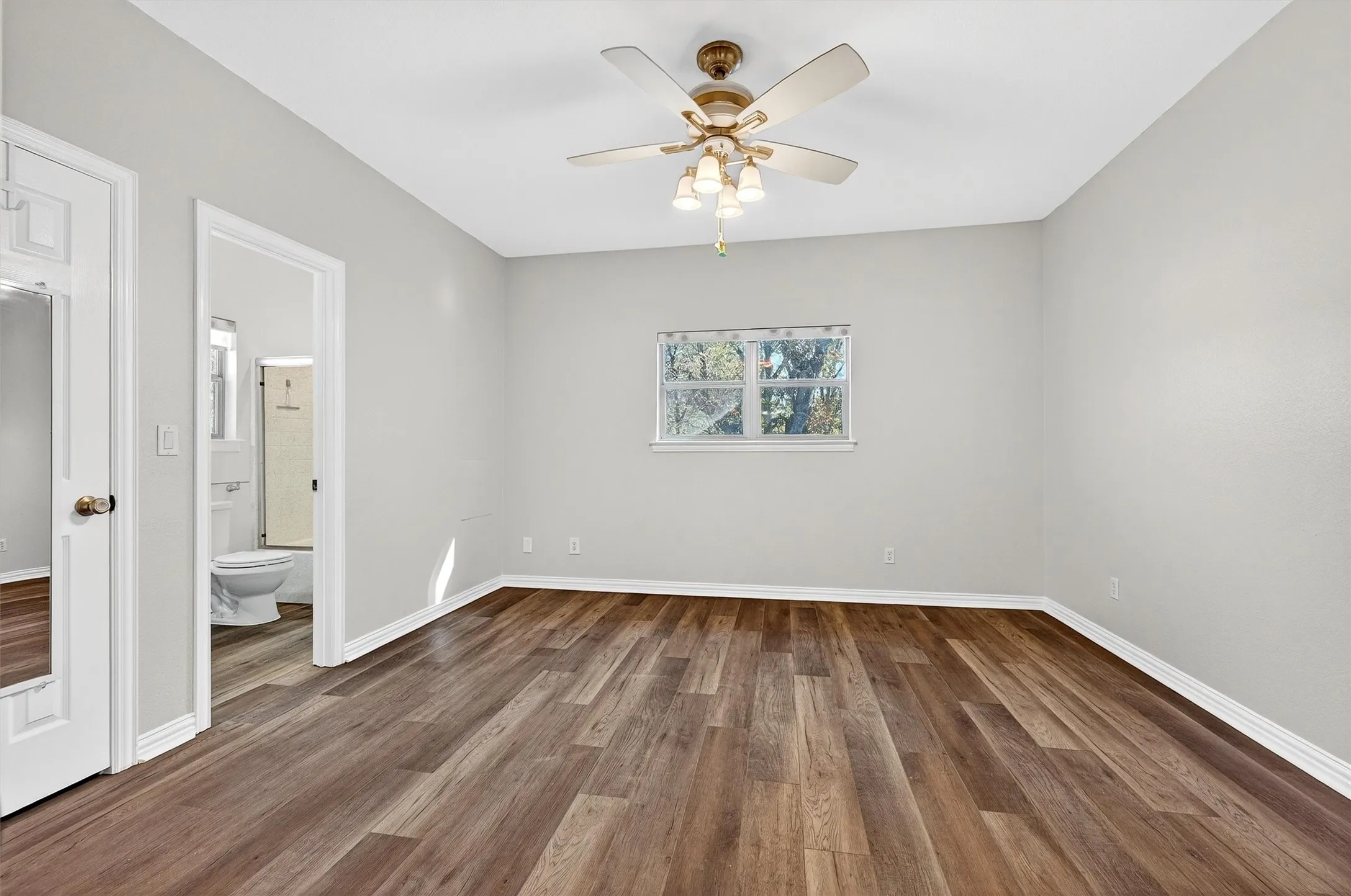 Single Family Residence For Sale in Grayson County , 380 Crescent Drive, Pottsboro, Texas 75076, 4 Bedroom, 3 Bathroom, 3 Garage spaces, 2,382 Sqft, built in 2006, Preowned, mls#21116884, Real Estate Agent in Pottsboro, Homes For Sale in Grayson county, Homes For Sale in Pottsboro, Realtor in Pottsboro Texas, Real Estate Brokerage Independent Realty Texas, Luminita Cordes Realtor