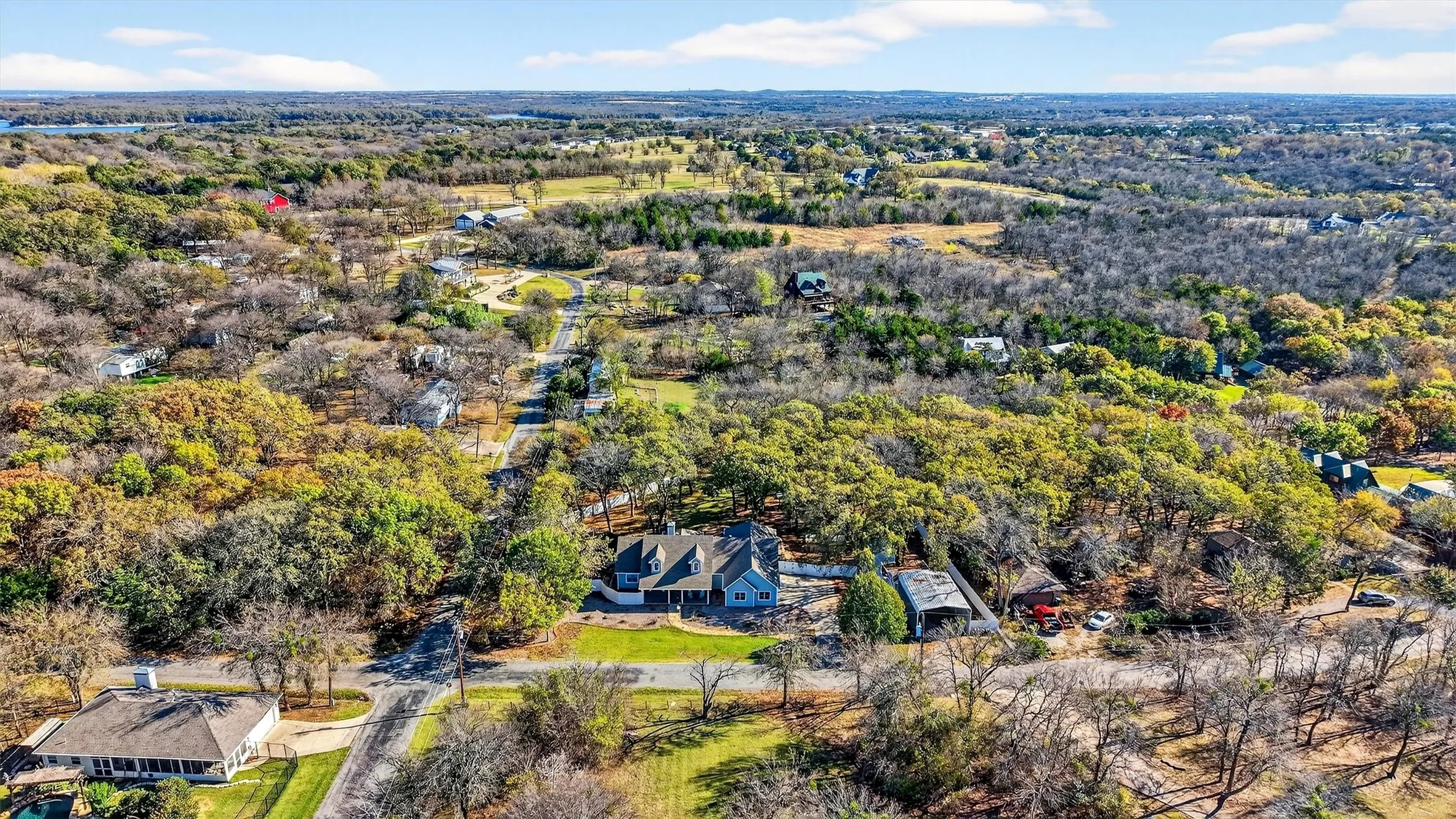 Single Family Residence For Sale in Grayson County , 380 Crescent Drive, Pottsboro, Texas 75076, 4 Bedroom, 3 Bathroom, 3 Garage spaces, 2,382 Sqft, built in 2006, Preowned, mls#21116884, Real Estate Agent in Pottsboro, Homes For Sale in Grayson county, Homes For Sale in Pottsboro, Realtor in Pottsboro Texas, Real Estate Brokerage Independent Realty Texas, Luminita Cordes Realtor