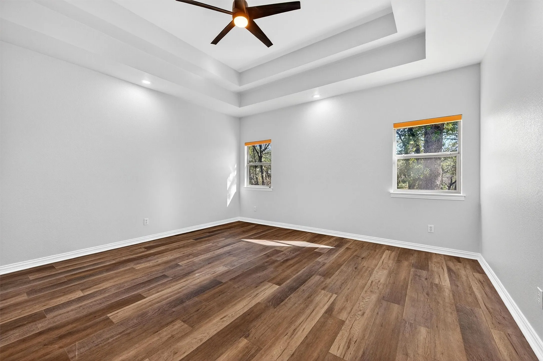 Single Family Residence For Sale in Grayson County , 380 Crescent Drive, Pottsboro, Texas 75076, 4 Bedroom, 3 Bathroom, 3 Garage spaces, 2,382 Sqft, built in 2006, Preowned, mls#21116884, Real Estate Agent in Pottsboro, Homes For Sale in Grayson county, Homes For Sale in Pottsboro, Realtor in Pottsboro Texas, Real Estate Brokerage Independent Realty Texas, Luminita Cordes Realtor