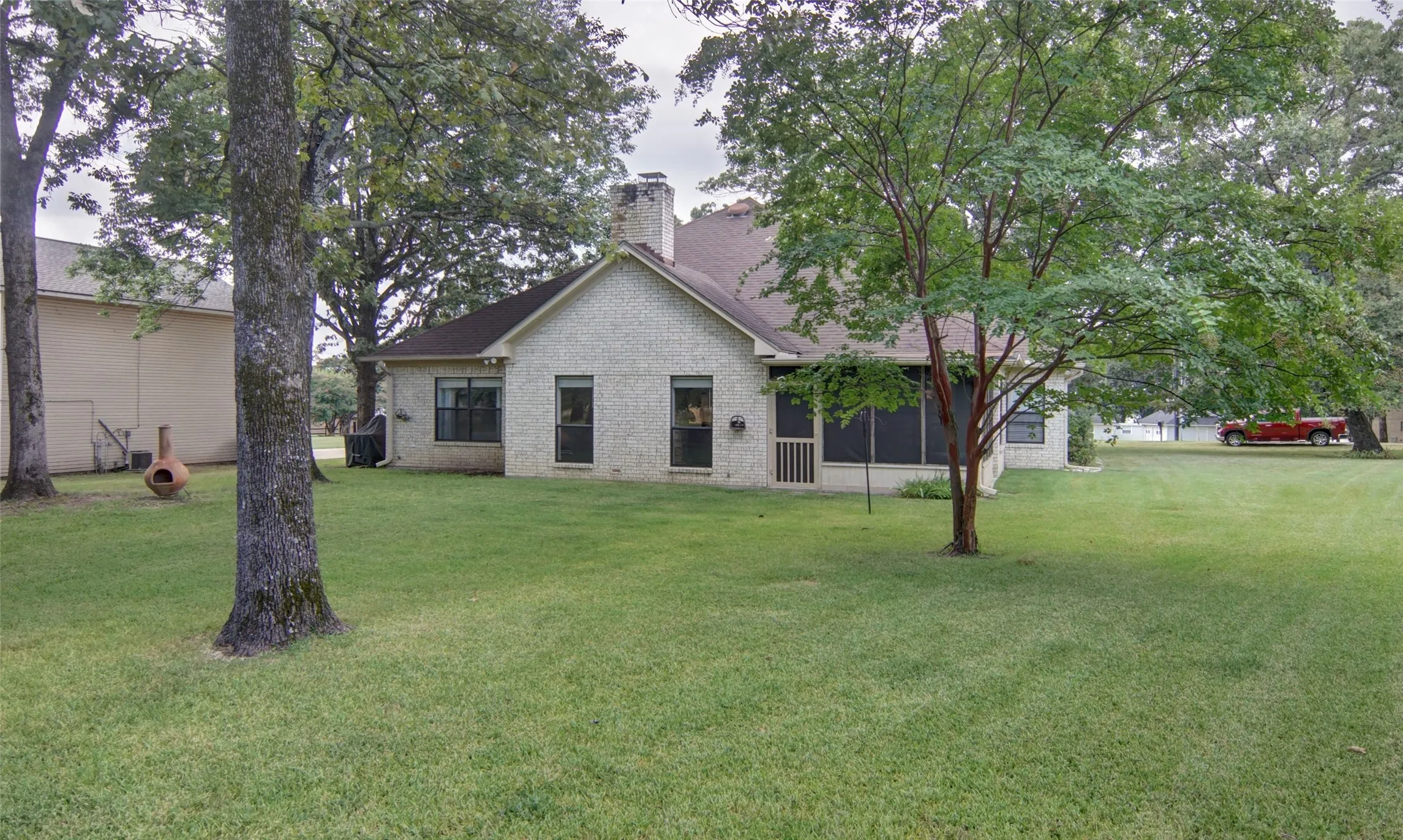Single Family Residence For Sale in Wood County , 171 CR 1997, Yantis, Texas 75497, 3 Bedroom, 2 Bathroom, 3 Garage spaces, 1,832 Sqft, built in 1992, Preowned, mls#21119376, Real Estate Agent in Yantis, Homes For Sale in Wood county, Homes For Sale in Yantis, Realtor in Yantis Texas, Real Estate Brokerage Independent Realty Texas, Luminita Cordes Realtor