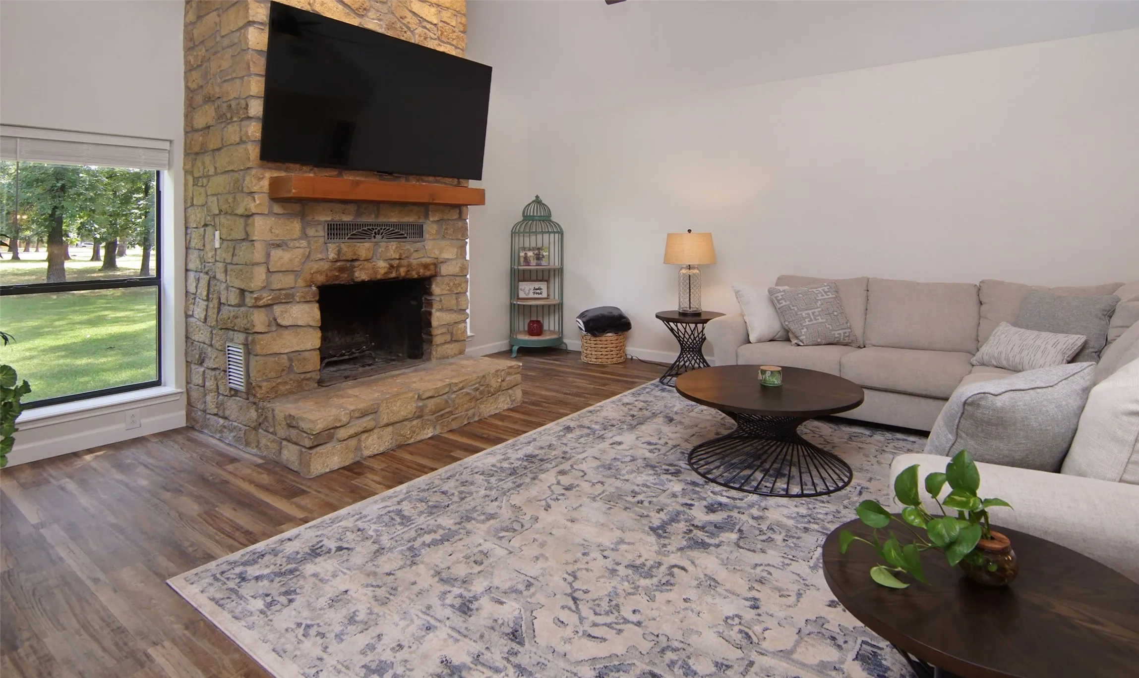 Single Family Residence For Sale in Wood County , 171 CR 1997, Yantis, Texas 75497, 3 Bedroom, 2 Bathroom, 3 Garage spaces, 1,832 Sqft, built in 1992, Preowned, mls#21119376, Real Estate Agent in Yantis, Homes For Sale in Wood county, Homes For Sale in Yantis, Realtor in Yantis Texas, Real Estate Brokerage Independent Realty Texas, Luminita Cordes Realtor
