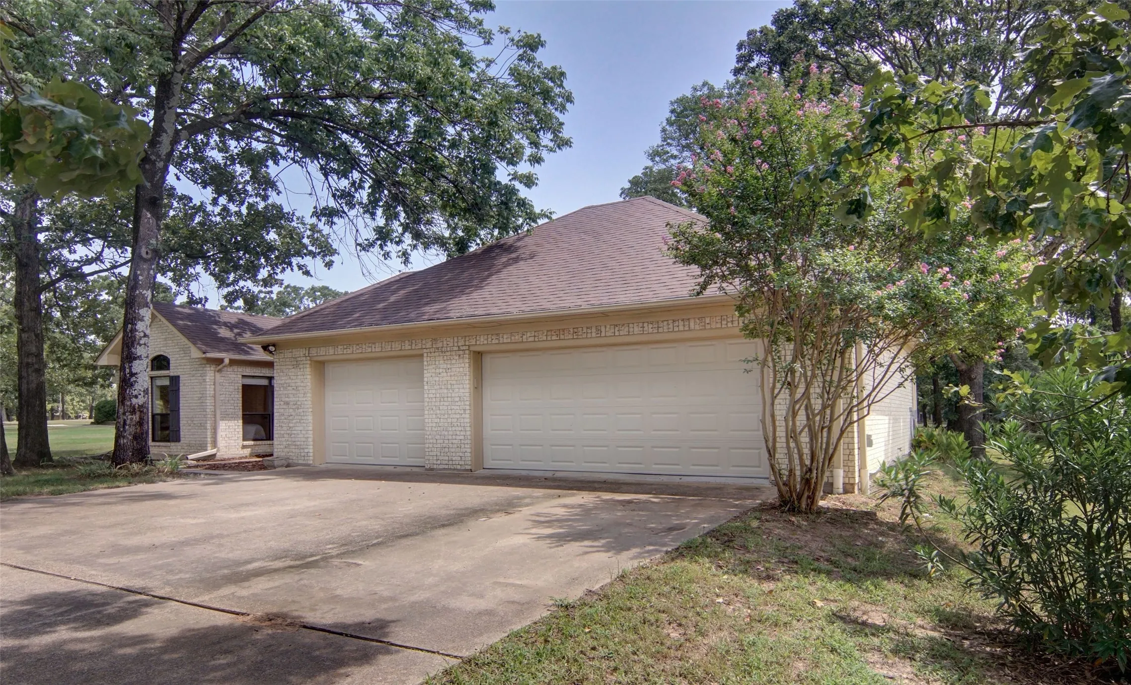 Single Family Residence For Sale in Wood County , 171 CR 1997, Yantis, Texas 75497, 3 Bedroom, 2 Bathroom, 3 Garage spaces, 1,832 Sqft, built in 1992, Preowned, mls#21119376, Real Estate Agent in Yantis, Homes For Sale in Wood county, Homes For Sale in Yantis, Realtor in Yantis Texas, Real Estate Brokerage Independent Realty Texas, Luminita Cordes Realtor