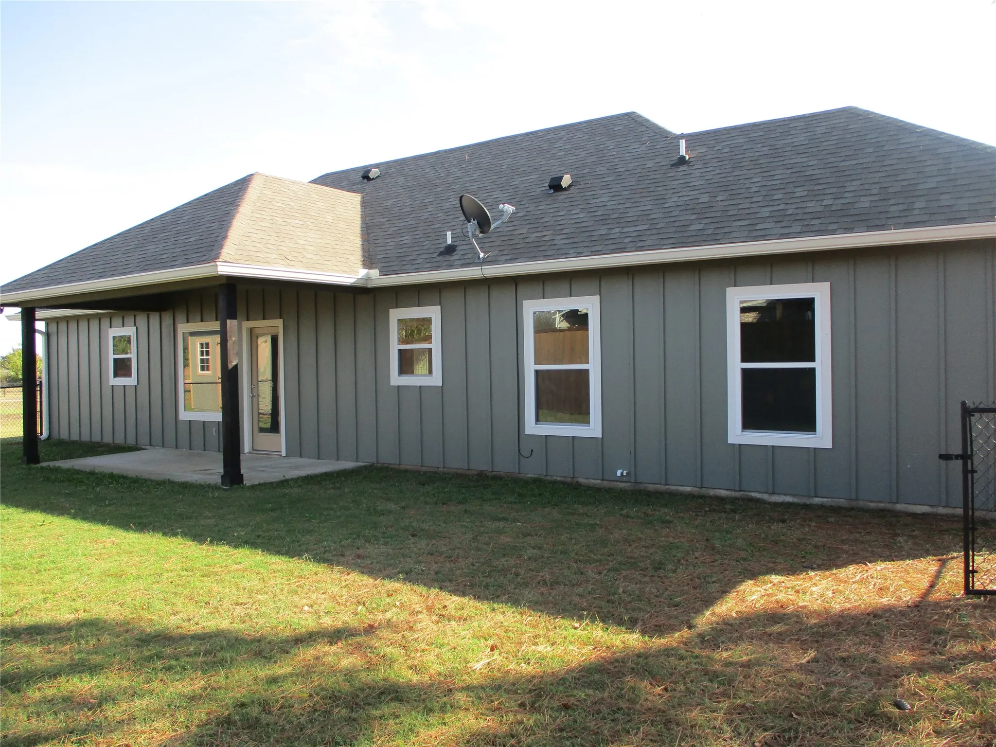 Single Family Residence For Sale in Rains County , 207 Mill Street, Emory, Texas 75440, 3 Bedroom, 2 Bathroom, 1 Garage spaces, 1,479 Sqft, built in 2021, Preowned, Price $329,000, mls#21119758, Real Estate Agent in Emory, Homes For Sale in Rains county, Homes For Sale in Emory, Realtor in Emory Texas, Real Estate Brokerage Independent Realty Texas, Luminita Cordes Realtor