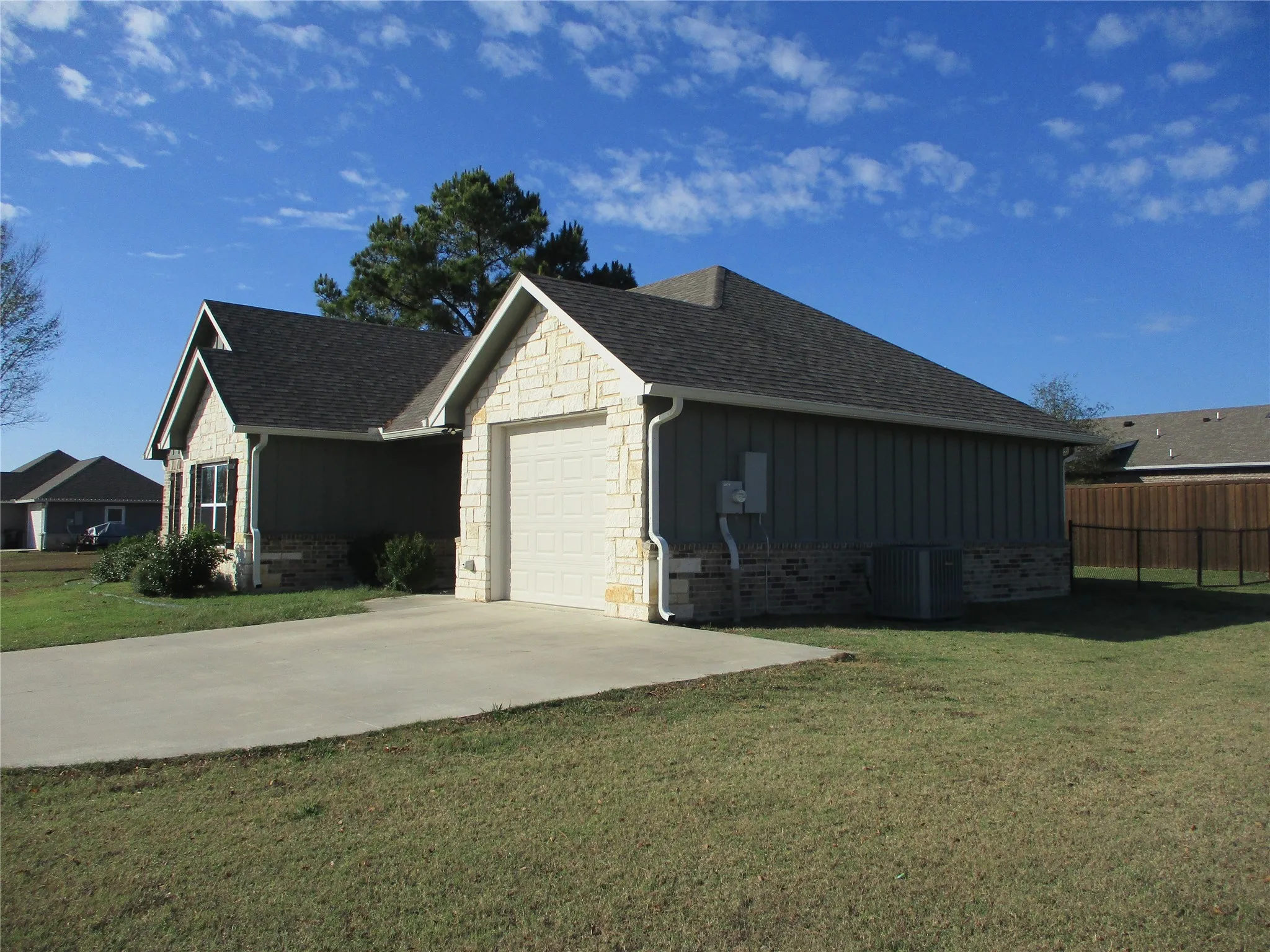 Single Family Residence For Sale in Rains County , 207 Mill Street, Emory, Texas 75440, 3 Bedroom, 2 Bathroom, 1 Garage spaces, 1,479 Sqft, built in 2021, Preowned, Price $329,000, mls#21119758, Real Estate Agent in Emory, Homes For Sale in Rains county, Homes For Sale in Emory, Realtor in Emory Texas, Real Estate Brokerage Independent Realty Texas, Luminita Cordes Realtor