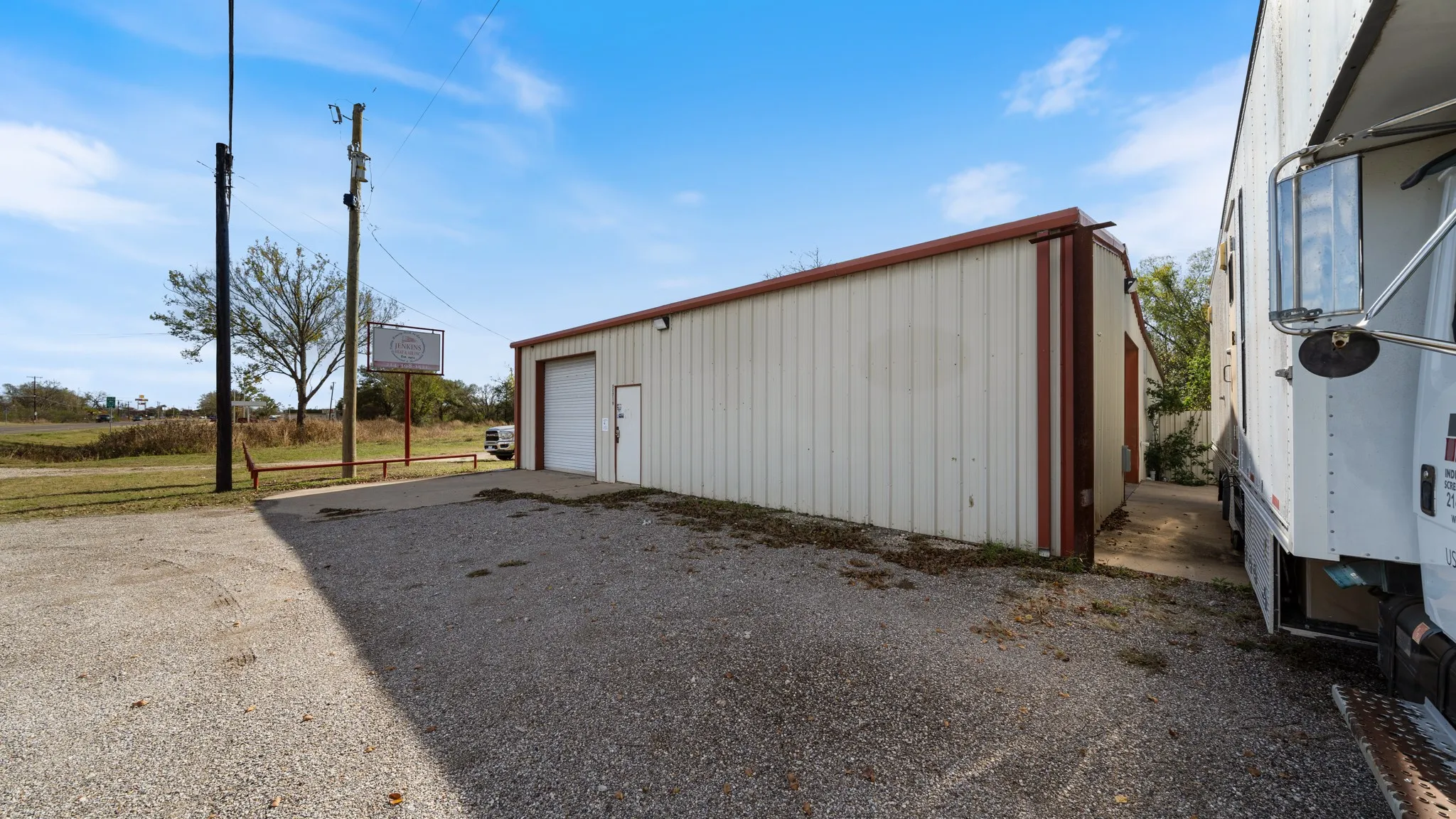 Detached garage with driveway