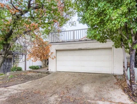 Condominium For Sale in Rockwall County , 3323 Augusta Boulevard, Rockwall, Texas 75087, 3 Bedroom, 2 Bathroom, 2 Garage spaces, 1,952 Sqft, built in 1984, Preowned, mls#21119723, Real Estate Agent in Rockwall, Homes For Sale in Rockwall county, Homes For Sale in Rockwall, Realtor in Rockwall Texas, Real Estate Brokerage Independent Realty Texas, Luminita Cordes Realtor