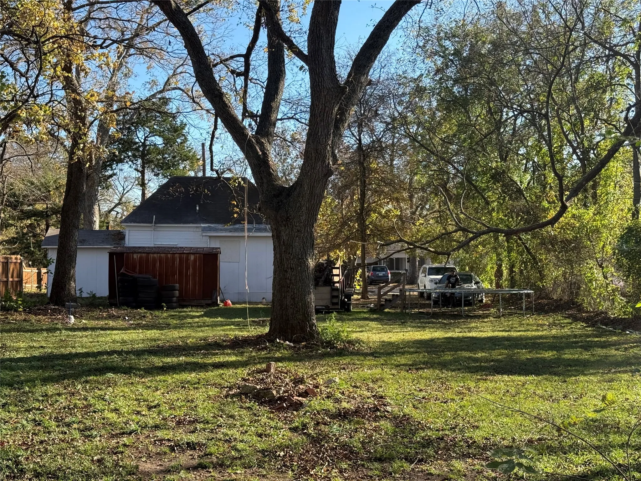 Single Family Residence For Sale in Grayson County , 411 W Hester Street, Sherman, Texas 75090, 2 Bedroom, 1 Bathroom, Garage spaces, 748 Sqft, built in 1920, mls#21119947, Real Estate Agent in Sherman, Homes For Sale in Grayson county, Homes For Sale in Sherman, Realtor in Sherman Texas, Real Estate Brokerage Independent Realty Texas, Luminita Cordes Realtor