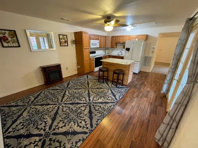 Single Family Residence For Sale in Hood County , 7118 Back Forty Court, Granbury, Texas 76049, 1 Bedroom, 1 Bathroom, Garage spaces, 712 Sqft, built in 2003, Preowned, mls#21120143, Real Estate Agent in Granbury, Homes For Sale in Hood county, Homes For Sale in Granbury, Realtor in Granbury Texas, Real Estate Brokerage Independent Realty Texas, Luminita Cordes Realtor