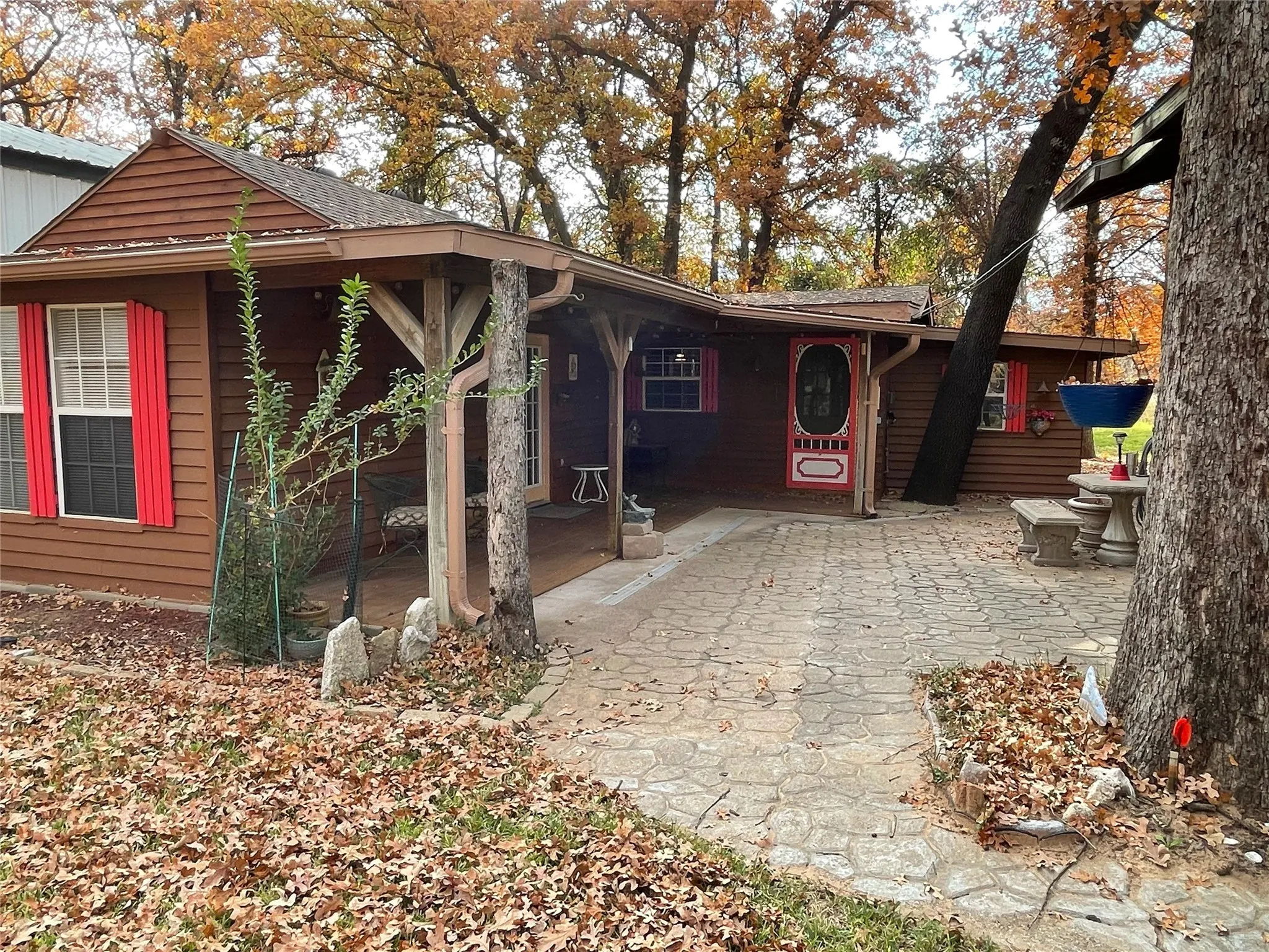 Single Family Residence For Sale in Hood County , 7118 Back Forty Court, Granbury, Texas 76049, 1 Bedroom, 1 Bathroom, Garage spaces, 712 Sqft, built in 2003, Preowned, mls#21120143, Real Estate Agent in Granbury, Homes For Sale in Hood county, Homes For Sale in Granbury, Realtor in Granbury Texas, Real Estate Brokerage Independent Realty Texas, Luminita Cordes Realtor