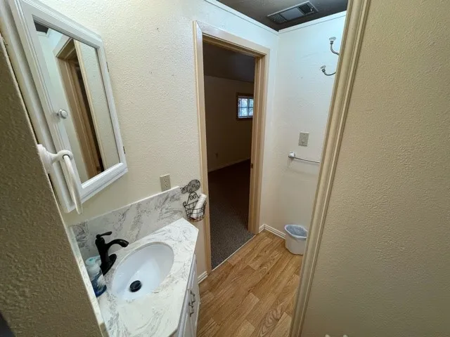 Single Family Residence For Sale in Hood County , 7118 Back Forty Court, Granbury, Texas 76049, 1 Bedroom, 1 Bathroom, Garage spaces, 712 Sqft, built in 2003, Preowned, mls#21120143, Real Estate Agent in Granbury, Homes For Sale in Hood county, Homes For Sale in Granbury, Realtor in Granbury Texas, Real Estate Brokerage Independent Realty Texas, Luminita Cordes Realtor