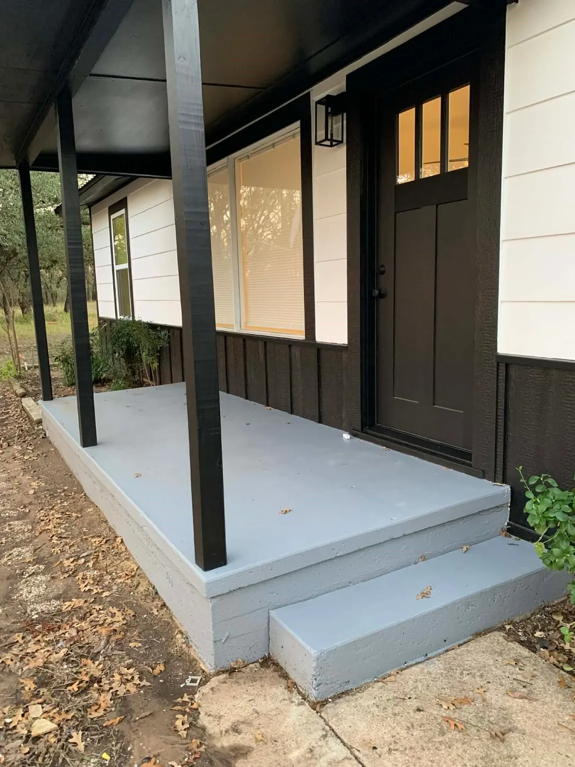 Doorway to property with a porch
