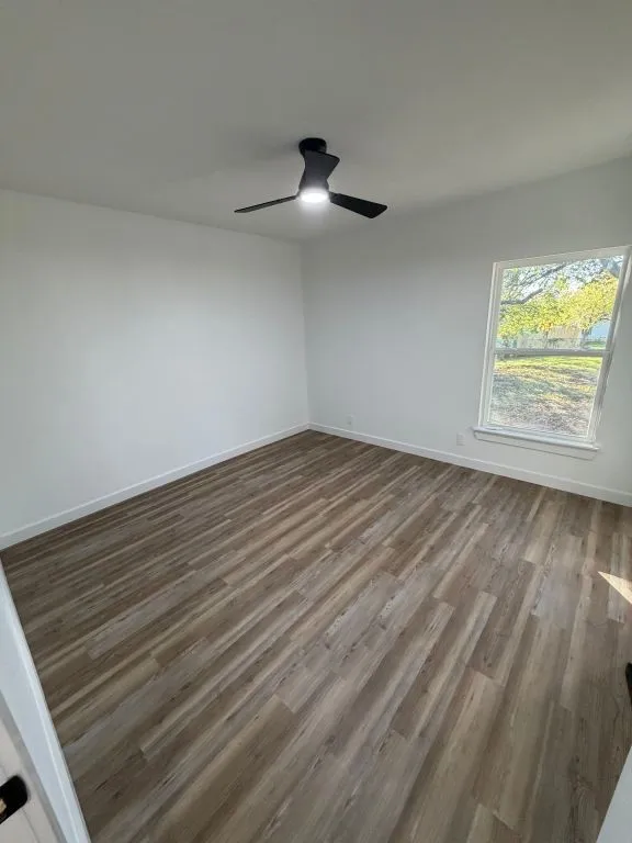 Single Family Residence For Sale in Tarrant County , 905 Brown Trail, Bedford, Texas 76022, 3 Bedrooms, 2 Bathrooms, 1 Garage spaces, 1,572 Sqft, built in 1956, Preowned, Price $287,000, mls#21120355, Real Estate Agent in Bedford, Homes For Sale in Tarrant county, Homes For Sale in Bedford, Realtor in Bedford Texas, Real Estate Brokerage Independent Realty Texas, Luminita Cordes Realtor