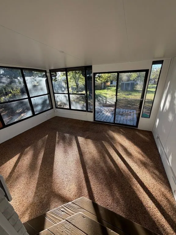 Single Family Residence For Sale in Tarrant County , 905 Brown Trail, Bedford, Texas 76022, 3 Bedrooms, 2 Bathrooms, 1 Garage spaces, 1,572 Sqft, built in 1956, Preowned, Price $287,000, mls#21120355, Real Estate Agent in Bedford, Homes For Sale in Tarrant county, Homes For Sale in Bedford, Realtor in Bedford Texas, Real Estate Brokerage Independent Realty Texas, Luminita Cordes Realtor