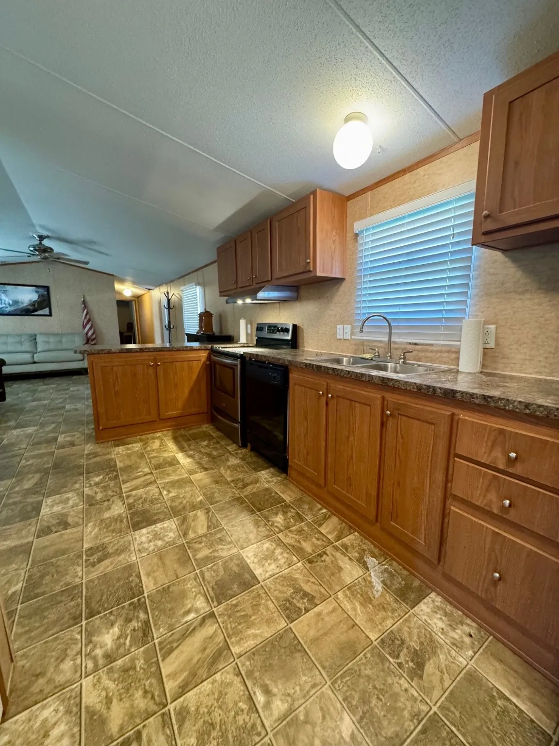 Mobile Home For Sale in Camp County , 244 CR 2602, Pittsburg, Texas 75686, 3 Bedrooms, 2 Bathrooms, Garage spaces, 1,216 Sqft, built in 2010, Price $129,000, mls#21120549, Real Estate Agent in Pittsburg, Homes For Sale in Camp county, Homes For Sale in Pittsburg, Realtor in Pittsburg Texas, Real Estate Brokerage Independent Realty Texas, Luminita Cordes Realtor