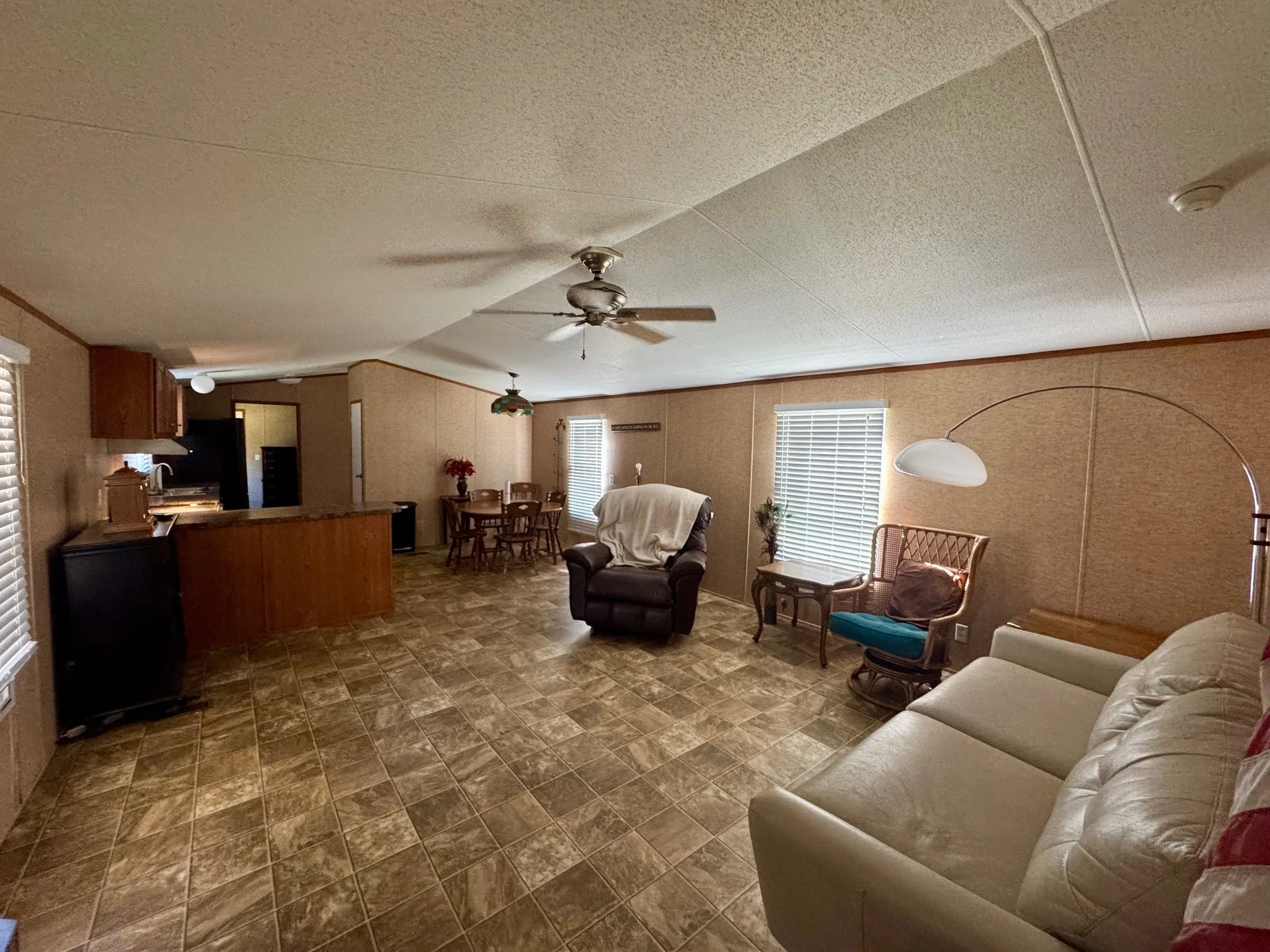 Mobile Home For Sale in Camp County , 244 CR 2602, Pittsburg, Texas 75686, 3 Bedrooms, 2 Bathrooms, Garage spaces, 1,216 Sqft, built in 2010, Price $129,000, mls#21120549, Real Estate Agent in Pittsburg, Homes For Sale in Camp county, Homes For Sale in Pittsburg, Realtor in Pittsburg Texas, Real Estate Brokerage Independent Realty Texas, Luminita Cordes Realtor