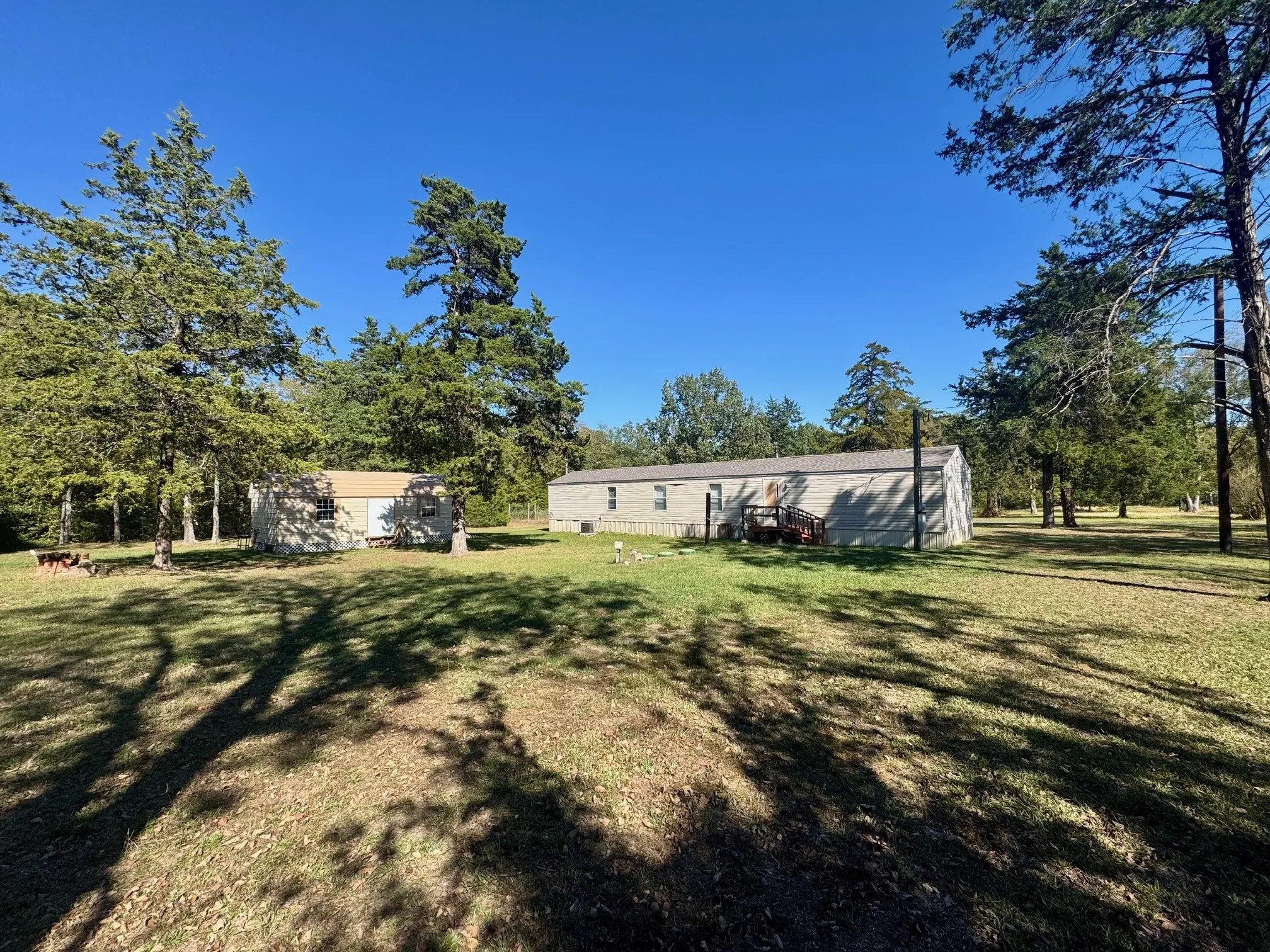 Mobile Home For Sale in Camp County , 244 CR 2602, Pittsburg, Texas 75686, 3 Bedrooms, 2 Bathrooms, Garage spaces, 1,216 Sqft, built in 2010, Price $129,000, mls#21120549, Real Estate Agent in Pittsburg, Homes For Sale in Camp county, Homes For Sale in Pittsburg, Realtor in Pittsburg Texas, Real Estate Brokerage Independent Realty Texas, Luminita Cordes Realtor