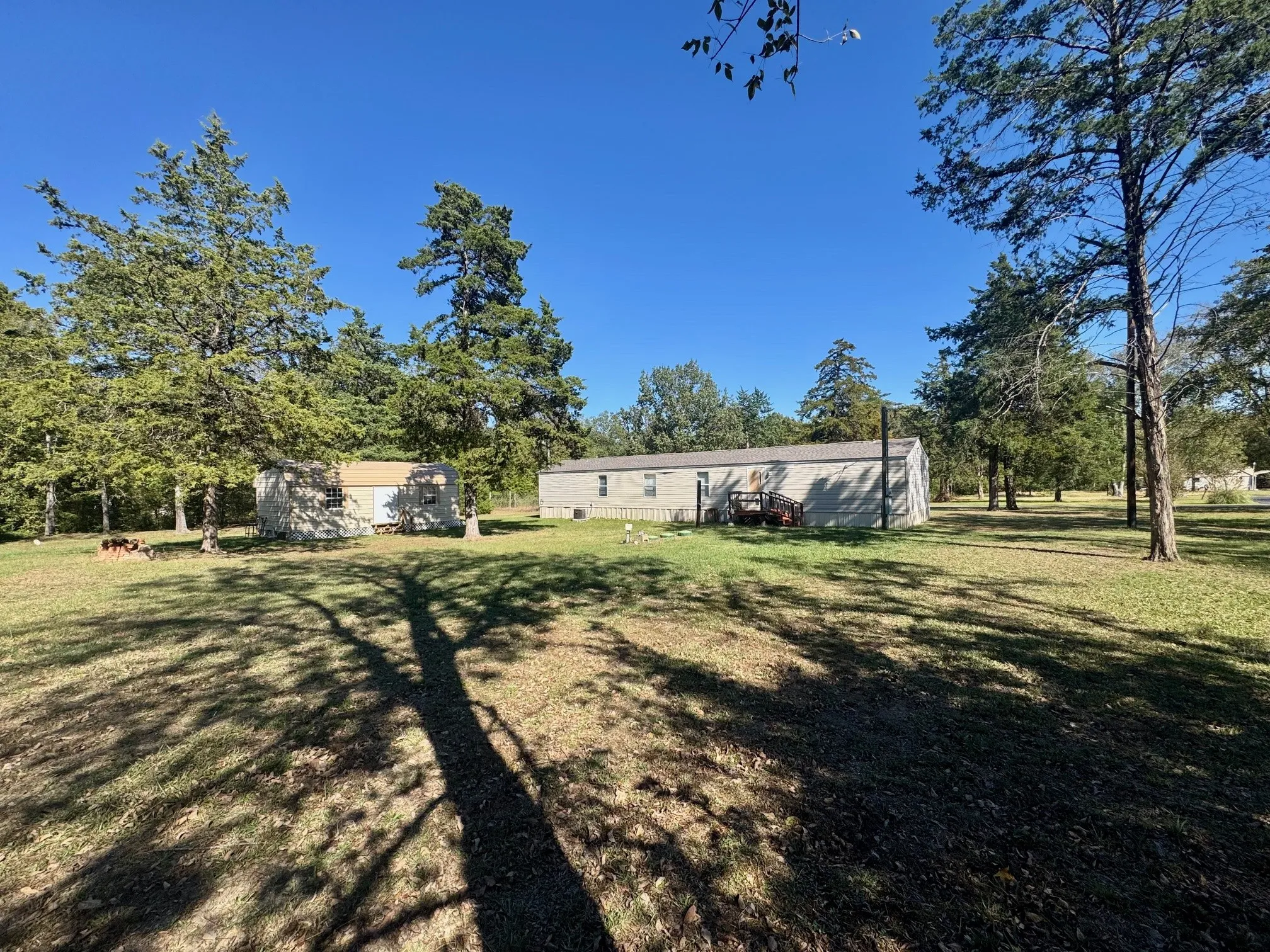 Mobile Home For Sale in Camp County , 244 CR 2602, Pittsburg, Texas 75686, 3 Bedrooms, 2 Bathrooms, Garage spaces, 1,216 Sqft, built in 2010, Price $129,000, mls#21120549, Real Estate Agent in Pittsburg, Homes For Sale in Camp county, Homes For Sale in Pittsburg, Realtor in Pittsburg Texas, Real Estate Brokerage Independent Realty Texas, Luminita Cordes Realtor