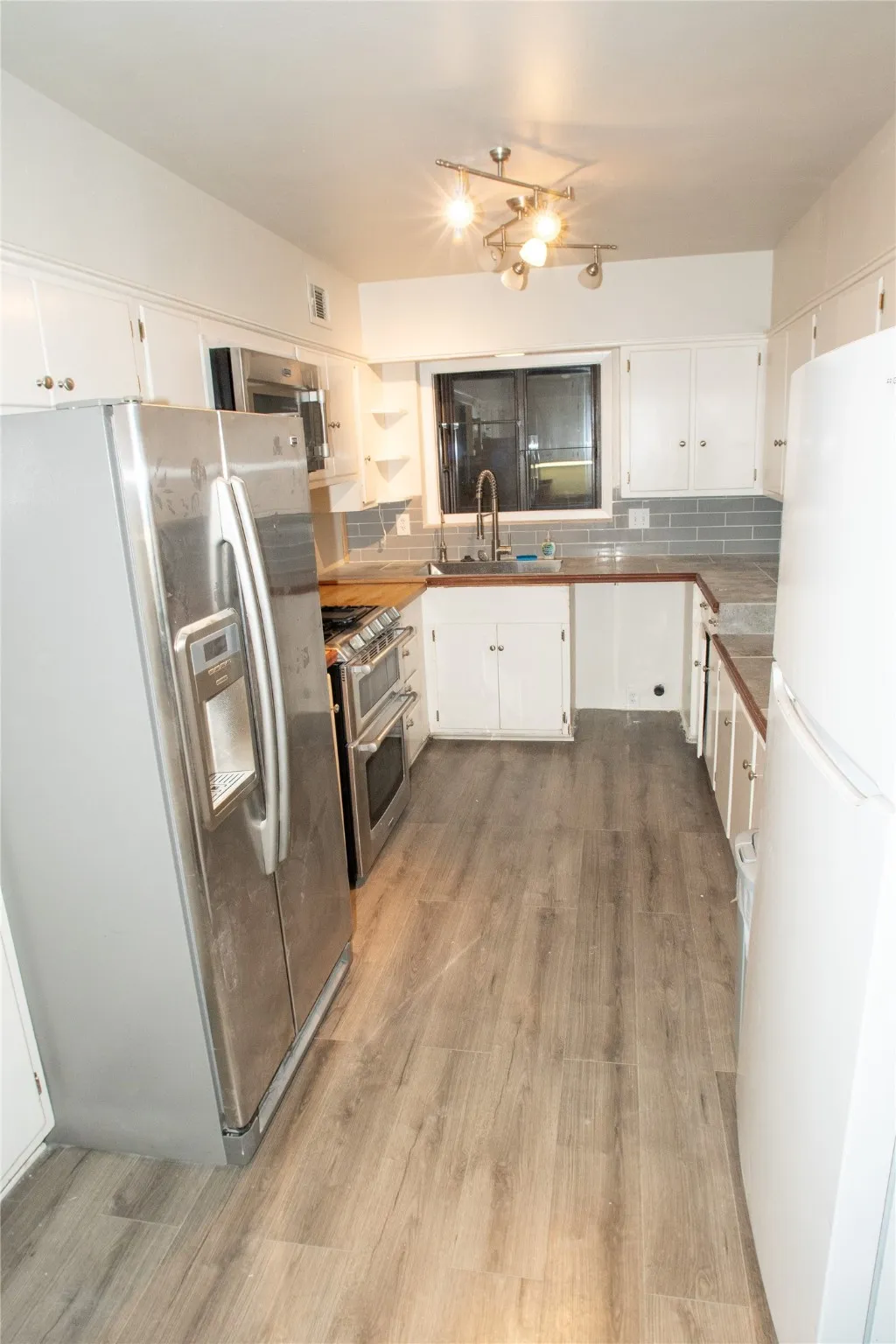 Multiple Parcels For Sale in Dallas County , 2129 Province Lane, Dallas, Texas 75228, 8 Bedroom, 3 Bathroom, Garage spaces, 0 Sqft, built in 1958, Preowned, mls#21119979, Real Estate Agent in Dallas, Homes For Sale in Dallas county, Homes For Sale in Dallas, Realtor in Dallas Texas, Real Estate Brokerage Independent Realty Texas, Luminita Cordes Realtor
