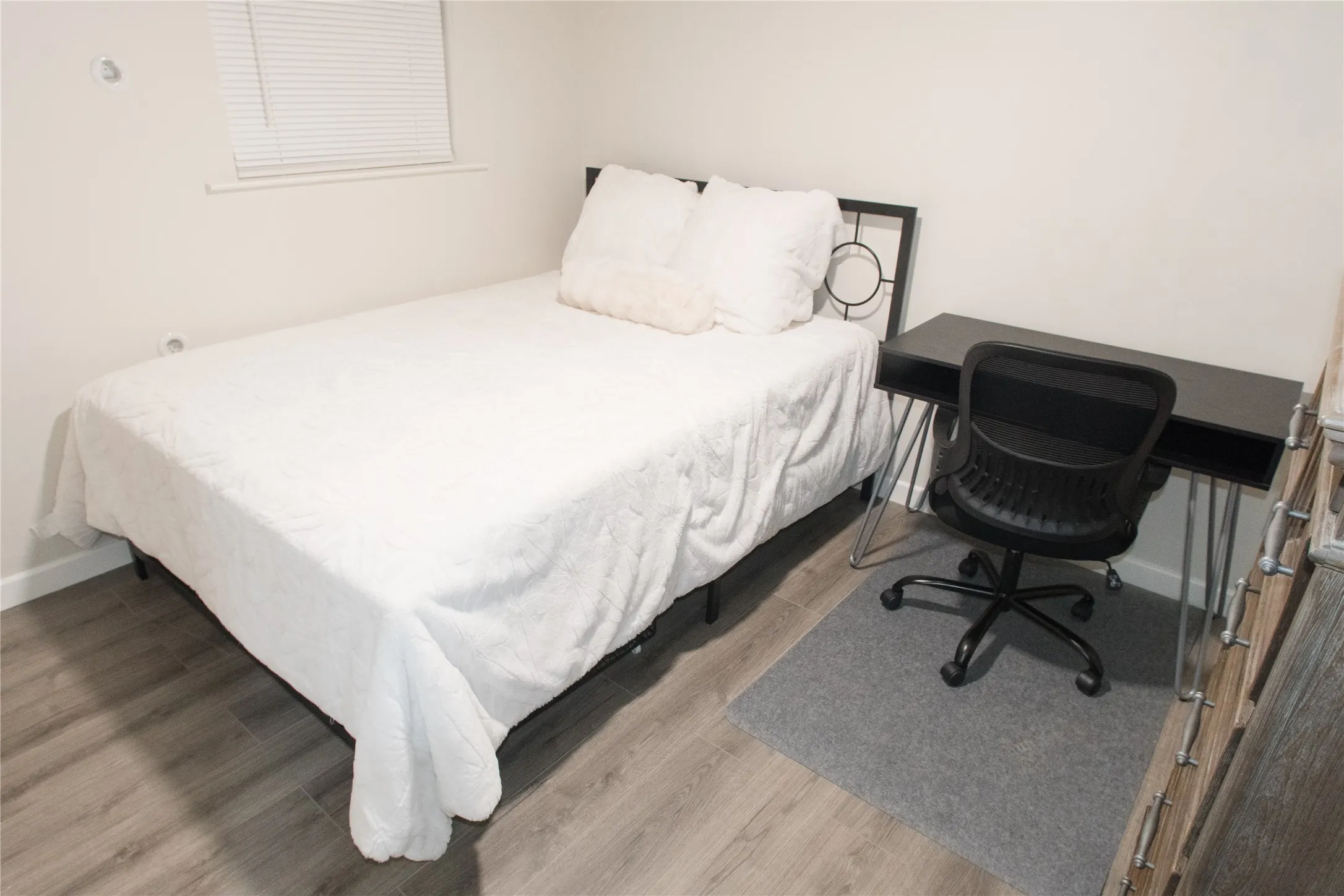 Single Family Residence For Sale in Dallas County , 2129 Province, Dallas, Texas 75228, 8 Bedroom, 3 Bathroom, Garage spaces, 1,722 Sqft, built in 1958, Preowned, mls#21119993, Real Estate Agent in Dallas, Homes For Sale in Dallas county, Homes For Sale in Dallas, Realtor in Dallas Texas, Real Estate Brokerage Independent Realty Texas, Luminita Cordes Realtor