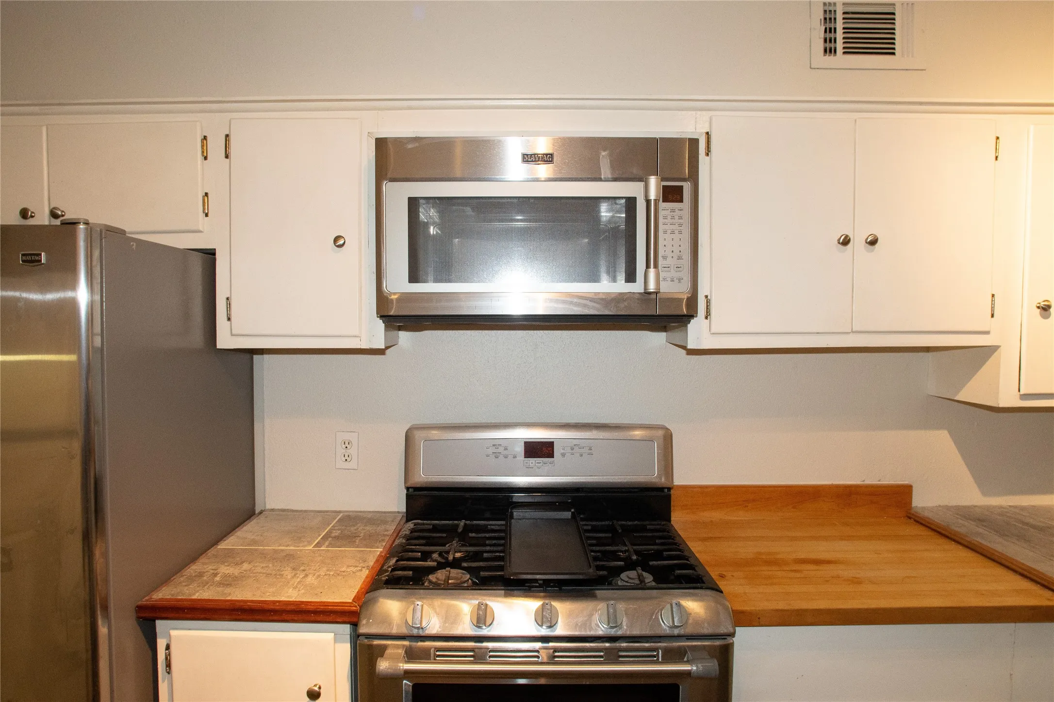 Single Family Residence For Sale in Dallas County , 2129 Province, Dallas, Texas 75228, 8 Bedroom, 3 Bathroom, Garage spaces, 1,722 Sqft, built in 1958, Preowned, mls#21119993, Real Estate Agent in Dallas, Homes For Sale in Dallas county, Homes For Sale in Dallas, Realtor in Dallas Texas, Real Estate Brokerage Independent Realty Texas, Luminita Cordes Realtor