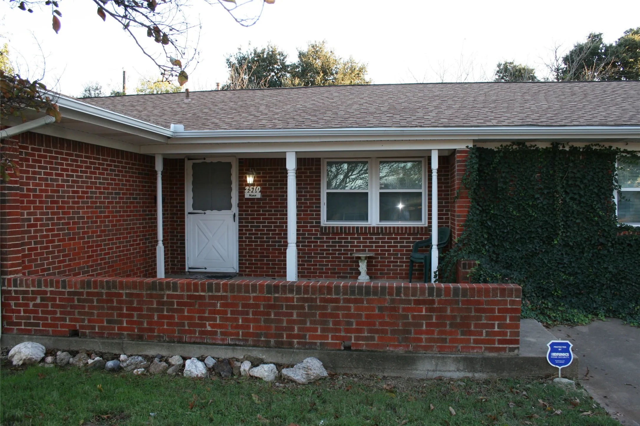 Single Family Residence For Sale in Palo Pinto County , 2510 SE 5 1/2 Street, Mineral Wells, Texas 76067, 3 Bedrooms, 2 Bathrooms, 2 Garage spaces, 1,909 Sqft, built in 1963, Price $305,000, mls#21120638, Real Estate Agent in Mineral Wells, Homes For Sale in Palo Pinto county, Homes For Sale in Mineral Wells, Realtor in Mineral Wells Texas, Real Estate Brokerage Independent Realty Texas, Luminita Cordes Realtor
