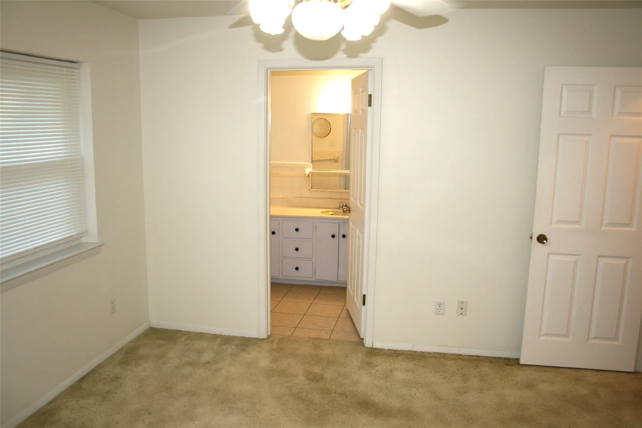Single Family Residence For Sale in Palo Pinto County , 2510 SE 5 1/2 Street, Mineral Wells, Texas 76067, 3 Bedrooms, 2 Bathrooms, 2 Garage spaces, 1,909 Sqft, built in 1963, Price $305,000, mls#21120638, Real Estate Agent in Mineral Wells, Homes For Sale in Palo Pinto county, Homes For Sale in Mineral Wells, Realtor in Mineral Wells Texas, Real Estate Brokerage Independent Realty Texas, Luminita Cordes Realtor