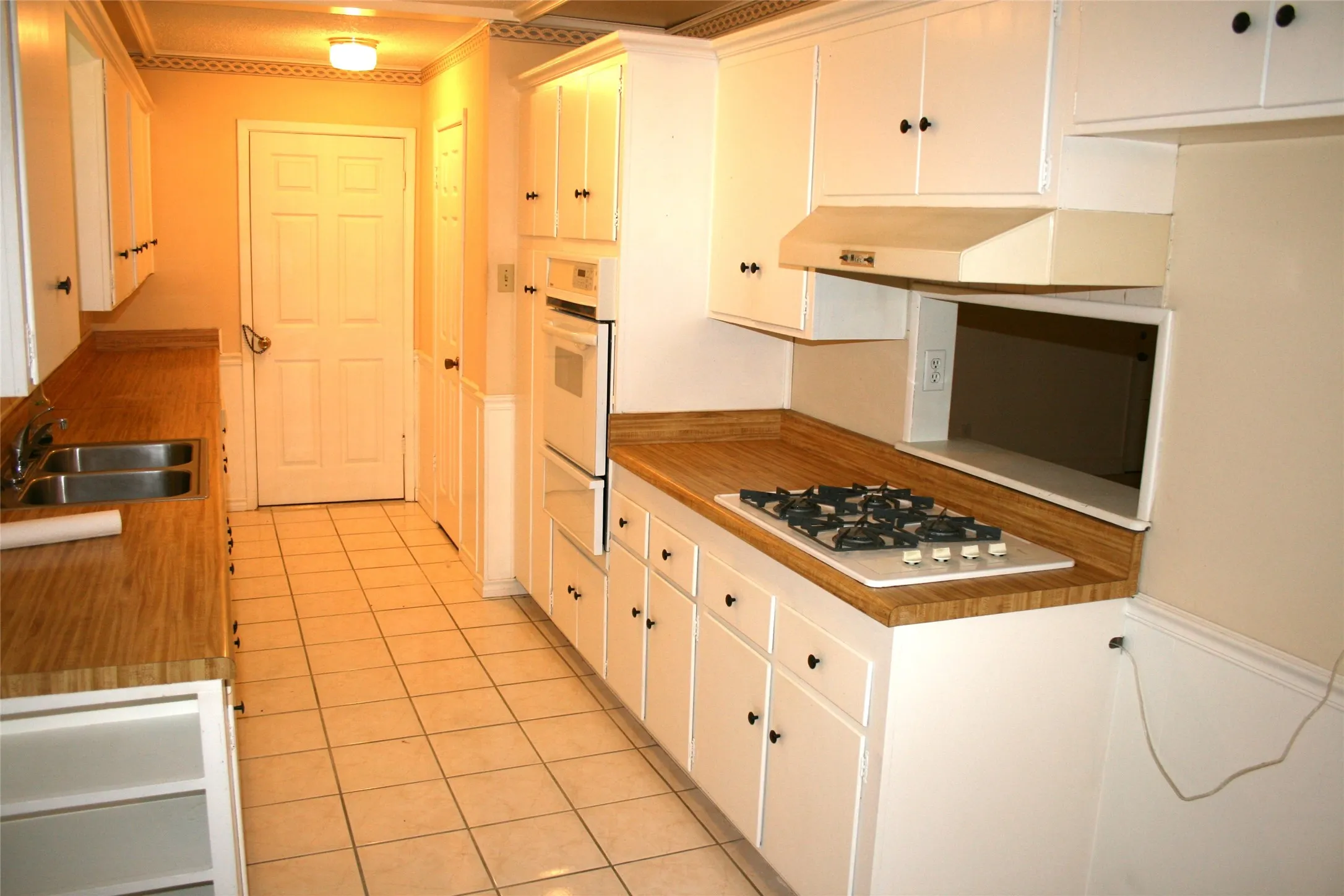 Single Family Residence For Sale in Palo Pinto County , 2510 SE 5 1/2 Street, Mineral Wells, Texas 76067, 3 Bedrooms, 2 Bathrooms, 2 Garage spaces, 1,909 Sqft, built in 1963, Price $305,000, mls#21120638, Real Estate Agent in Mineral Wells, Homes For Sale in Palo Pinto county, Homes For Sale in Mineral Wells, Realtor in Mineral Wells Texas, Real Estate Brokerage Independent Realty Texas, Luminita Cordes Realtor