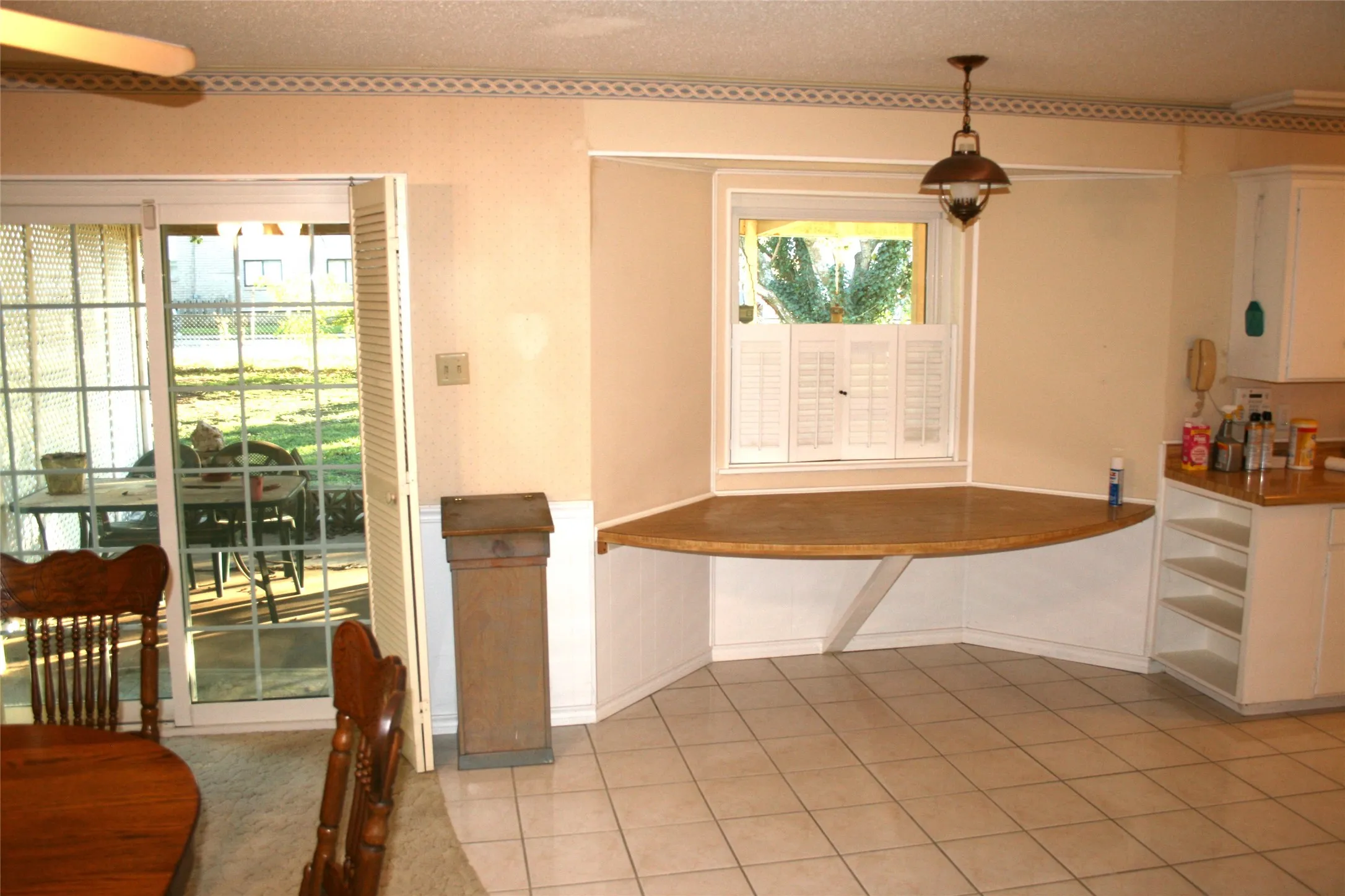 Single Family Residence For Sale in Palo Pinto County , 2510 SE 5 1/2 Street, Mineral Wells, Texas 76067, 3 Bedrooms, 2 Bathrooms, 2 Garage spaces, 1,909 Sqft, built in 1963, Price $305,000, mls#21120638, Real Estate Agent in Mineral Wells, Homes For Sale in Palo Pinto county, Homes For Sale in Mineral Wells, Realtor in Mineral Wells Texas, Real Estate Brokerage Independent Realty Texas, Luminita Cordes Realtor