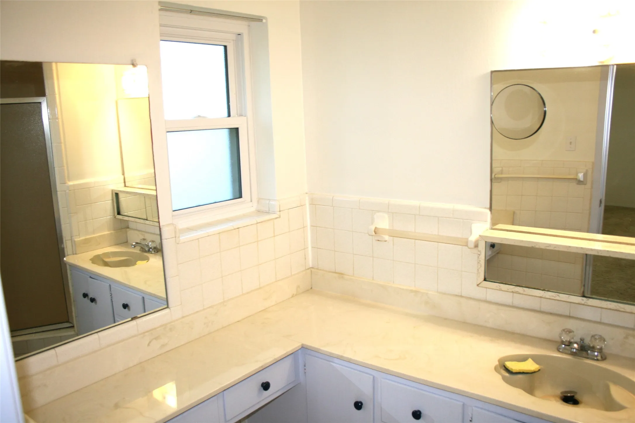 Single Family Residence For Sale in Palo Pinto County , 2510 SE 5 1/2 Street, Mineral Wells, Texas 76067, 3 Bedrooms, 2 Bathrooms, 2 Garage spaces, 1,909 Sqft, built in 1963, Price $305,000, mls#21120638, Real Estate Agent in Mineral Wells, Homes For Sale in Palo Pinto county, Homes For Sale in Mineral Wells, Realtor in Mineral Wells Texas, Real Estate Brokerage Independent Realty Texas, Luminita Cordes Realtor