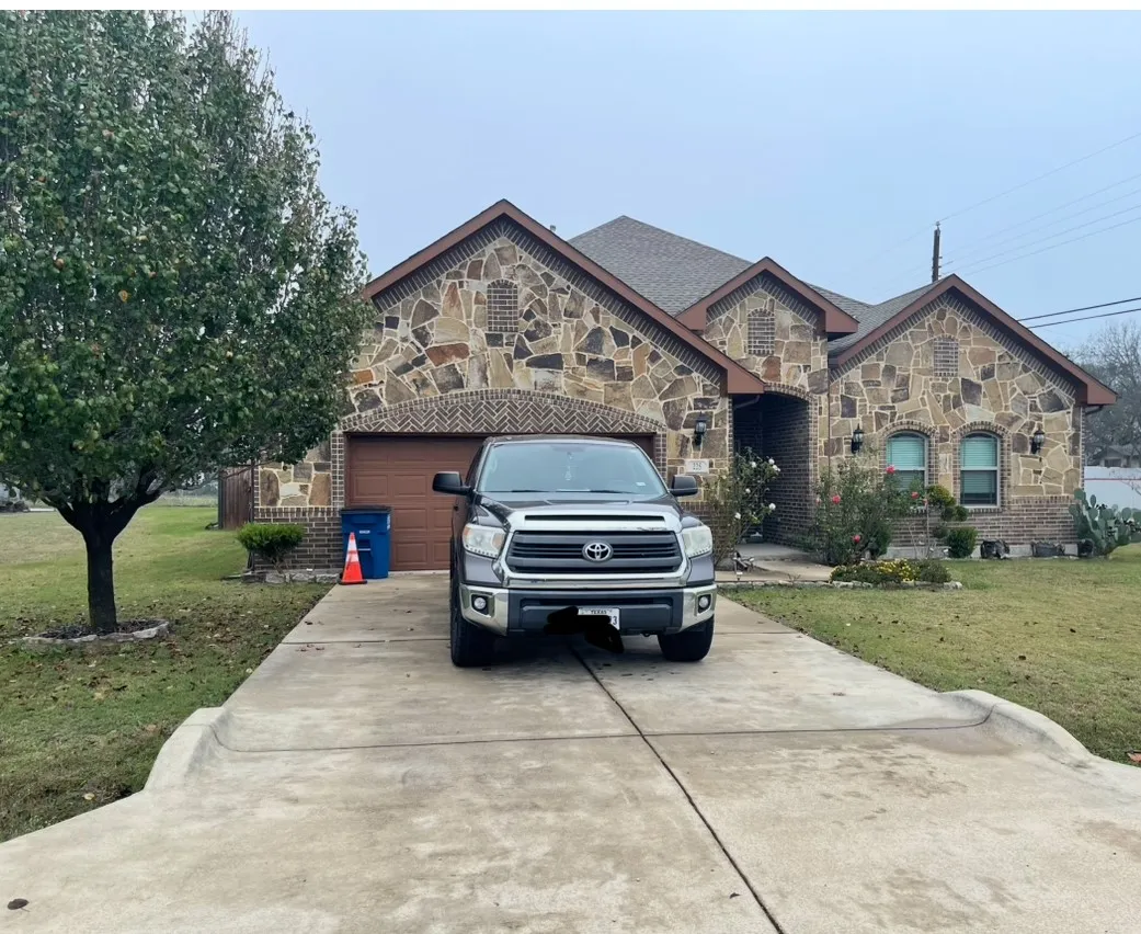 Single Family Residence For Sale in Ellis County , 225 S Overlook Drive, Red Oak, Texas 75154, 3 Bedrooms, 3 Bathrooms, 2 Garage spaces, 2,790 Sqft, built in 2018, Price $465,000, mls#21120665, Real Estate Agent in Red Oak, Homes For Sale in Ellis county, Homes For Sale in Red Oak, Realtor in Red Oak Texas, Real Estate Brokerage Independent Realty Texas, Luminita Cordes Realtor