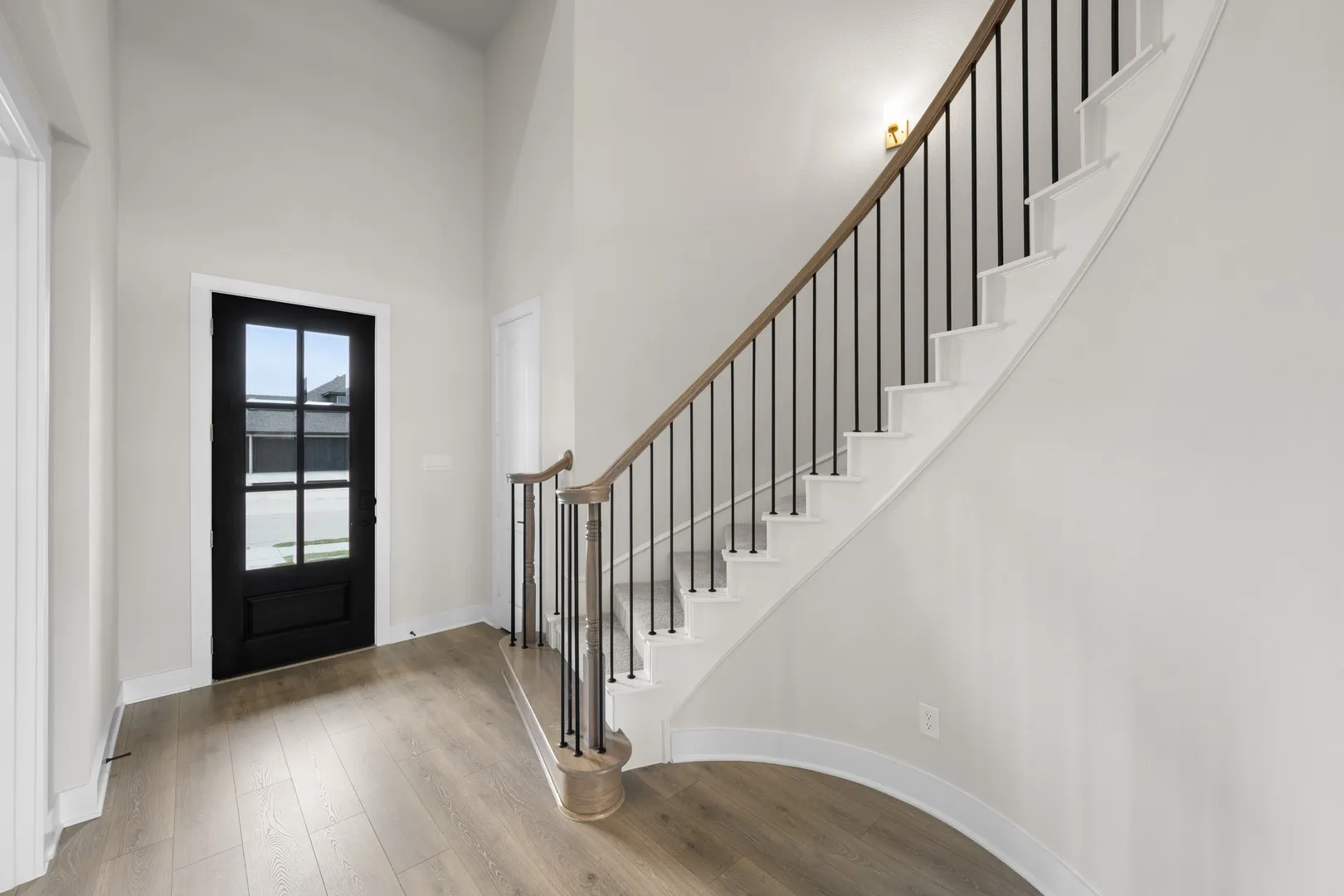 5401 Rowlan- Entry-1