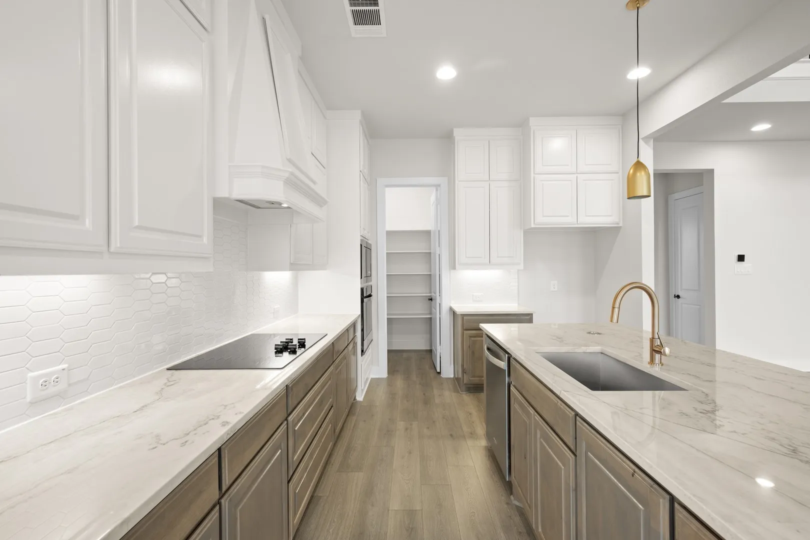5401 Rowlan- Kitchen-6202