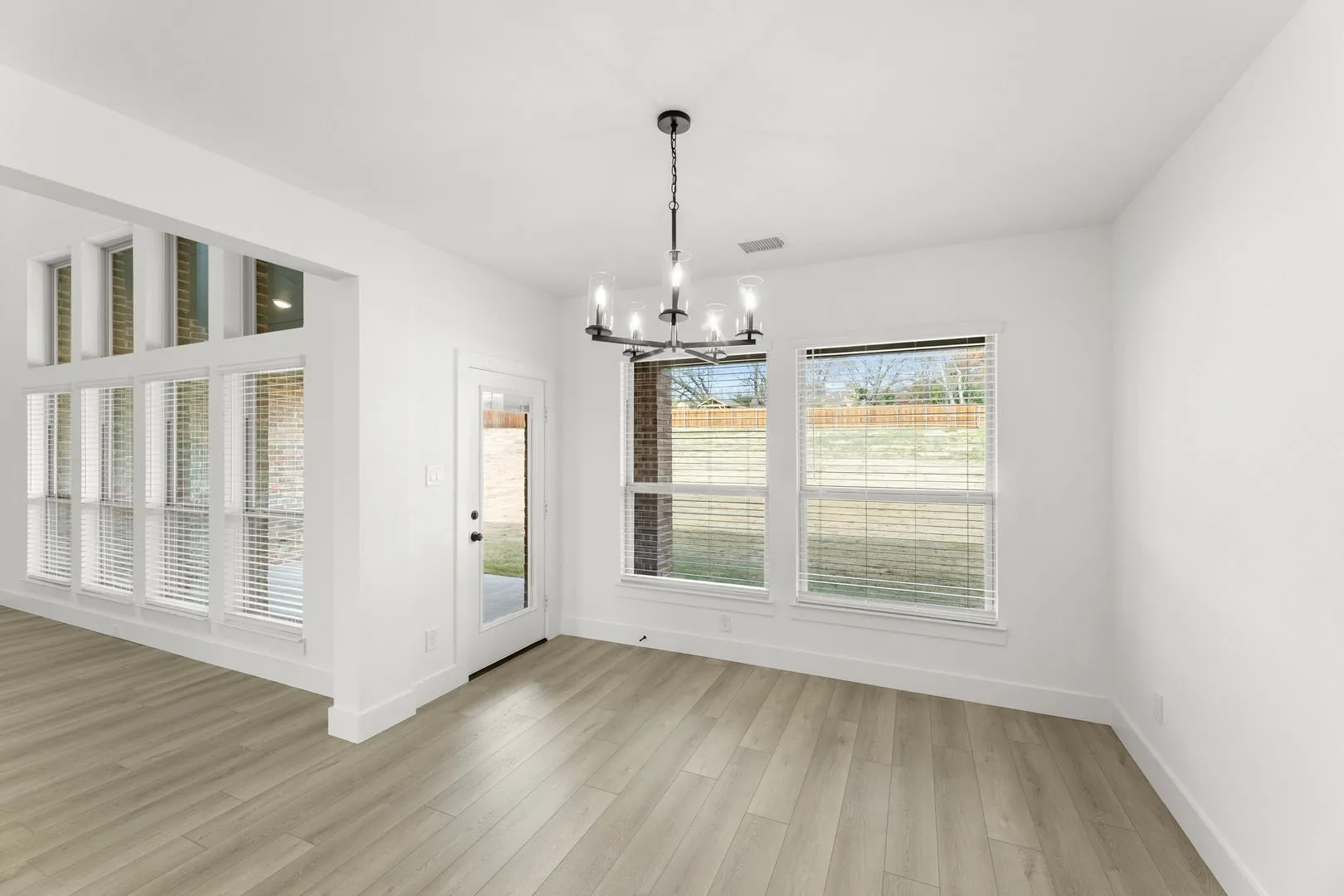 1107 Willow Lake-Dining-1