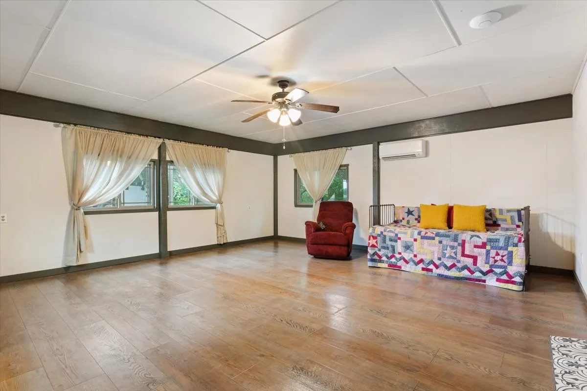 Single Family Residence For Sale in Mc Lennan County , 649 Wedgewood Drive, China Spring, Texas 76633, 3 Bedrooms, 5 Bathrooms, Garage spaces, 2,505 Sqft, built in 1968, Preowned, Price $614,900, mls#21120811, Real Estate Agent in China Spring, Homes For Sale in Mc Lennan county, Homes For Sale in China Spring, Realtor in China Spring Texas, Real Estate Brokerage Independent Realty Texas, Luminita Cordes Realtor