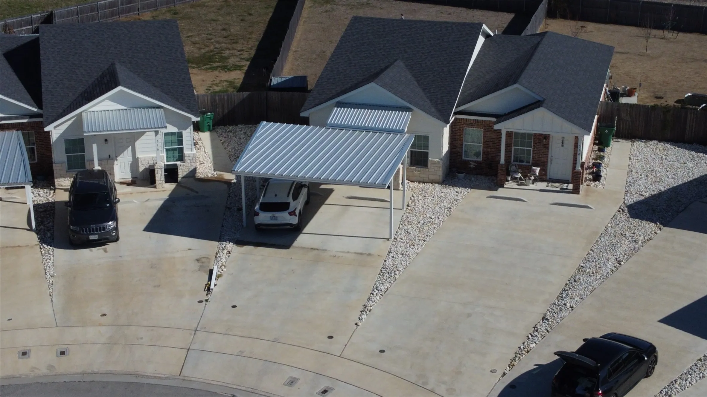 Townhouse For Sale in Mc Lennan County , 518 Alamo Court, Mc Gregor, Texas 76657, 2 Bedroom, 2 Bathroom, Garage spaces, 1,080 Sqft, built in 2022, Preowned, Price $199,900, mls#21120860, Real Estate Agent in Mc Gregor, Homes For Sale in Mc Lennan county, Homes For Sale in Mc Gregor, Realtor in Mc Gregor Texas, Real Estate Brokerage Independent Realty Texas, Luminita Cordes Realtor