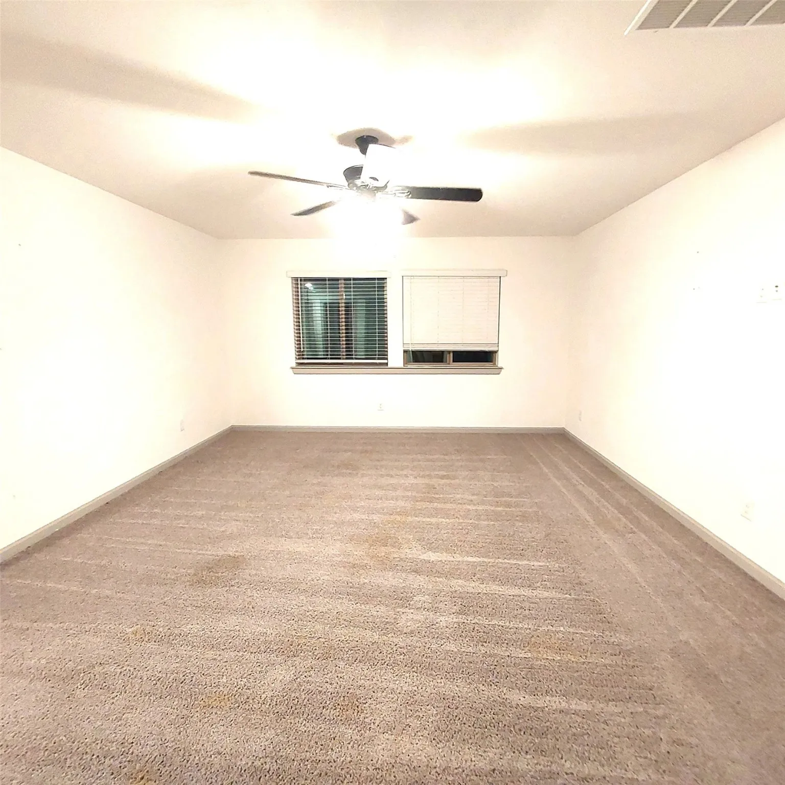 Single Family Residence For Sale in Rockwall County , 5067 Stream Turn Drive, Royse City, Texas 75189, 5 Bedroom, 4 Bathroom, 2 Garage spaces, 3,345 Sqft, built in 2023, Preowned, mls#21120011, Real Estate Agent in Royse City, Homes For Sale in Rockwall county, Homes For Sale in Royse City, Realtor in Royse City Texas, Real Estate Brokerage Independent Realty Texas, Luminita Cordes Realtor