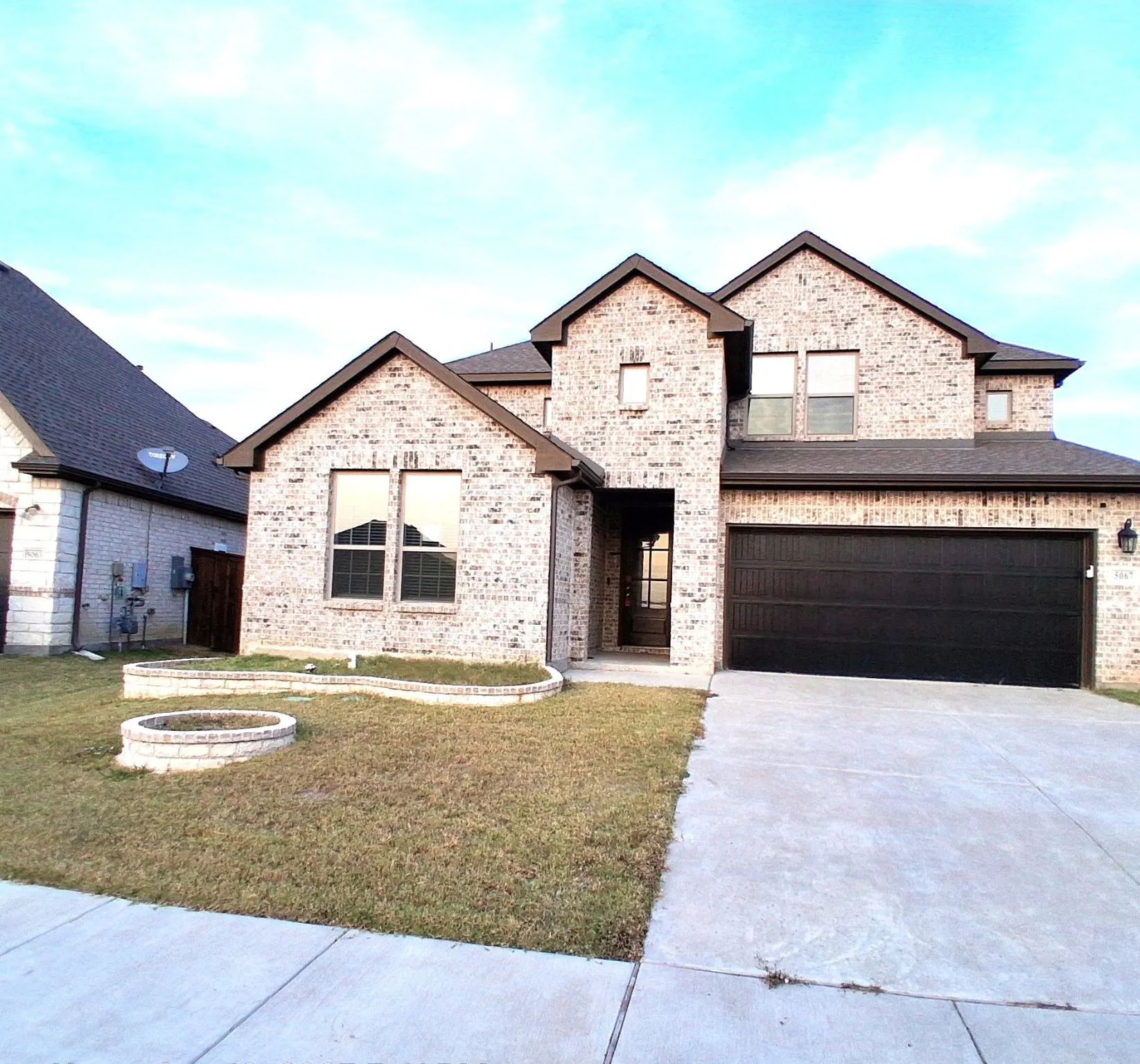 Single Family Residence For Sale in Rockwall County , 5067 Stream Turn Drive, Royse City, Texas 75189, 5 Bedroom, 4 Bathroom, 2 Garage spaces, 3,345 Sqft, built in 2023, Preowned, mls#21120011, Real Estate Agent in Royse City, Homes For Sale in Rockwall county, Homes For Sale in Royse City, Realtor in Royse City Texas, Real Estate Brokerage Independent Realty Texas, Luminita Cordes Realtor