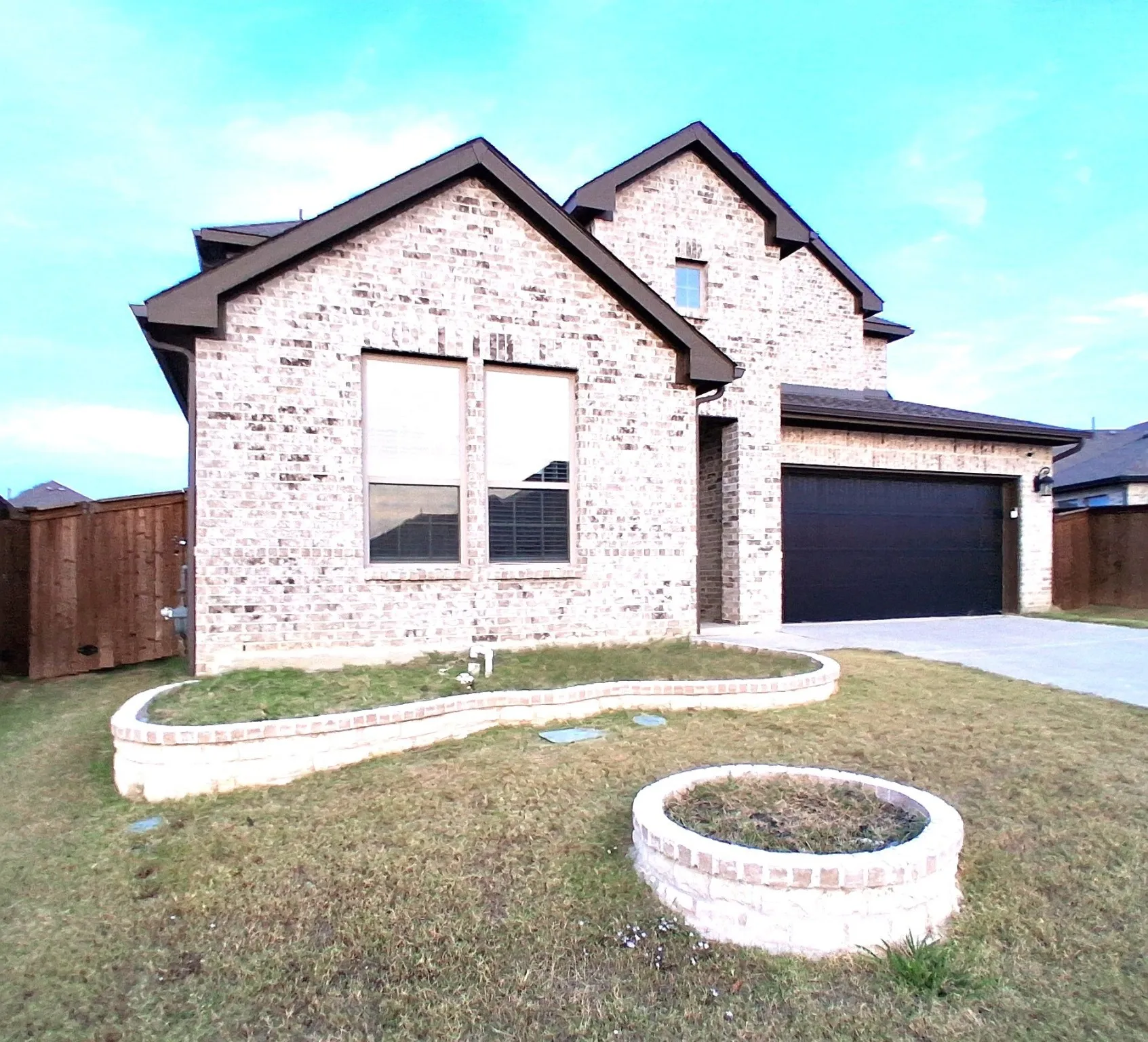 Single Family Residence For Sale in Rockwall County , 5067 Stream Turn Drive, Royse City, Texas 75189, 5 Bedroom, 4 Bathroom, 2 Garage spaces, 3,345 Sqft, built in 2023, Preowned, mls#21120011, Real Estate Agent in Royse City, Homes For Sale in Rockwall county, Homes For Sale in Royse City, Realtor in Royse City Texas, Real Estate Brokerage Independent Realty Texas, Luminita Cordes Realtor