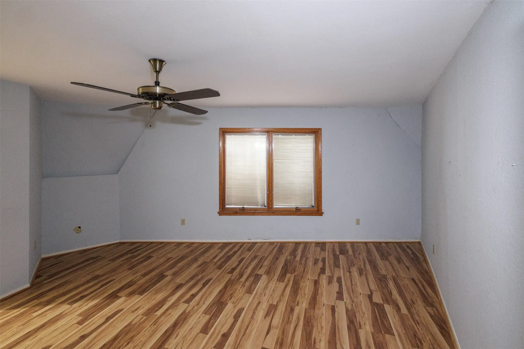 Farm For Sale in Hunt County , 4581 County Road 2624, Caddo Mills, Texas 75135, 3 Bedroom, 4 Bathroom, 2 Garage spaces, 2,763 Sqft, built in 1991, Preowned, mls#21117240, Real Estate Agent in Caddo Mills, Homes For Sale in Hunt county, Homes For Sale in Caddo Mills, Realtor in Caddo Mills Texas, Real Estate Brokerage Independent Realty Texas, Luminita Cordes Realtor