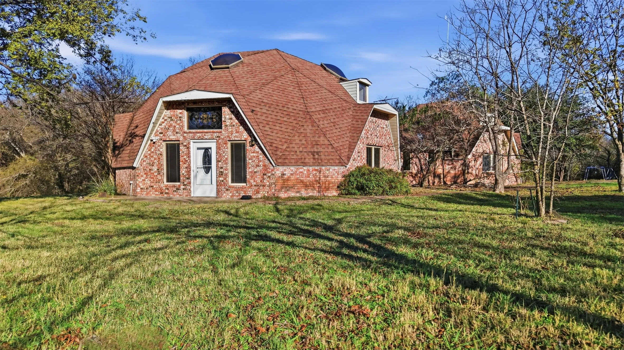 Front view of home