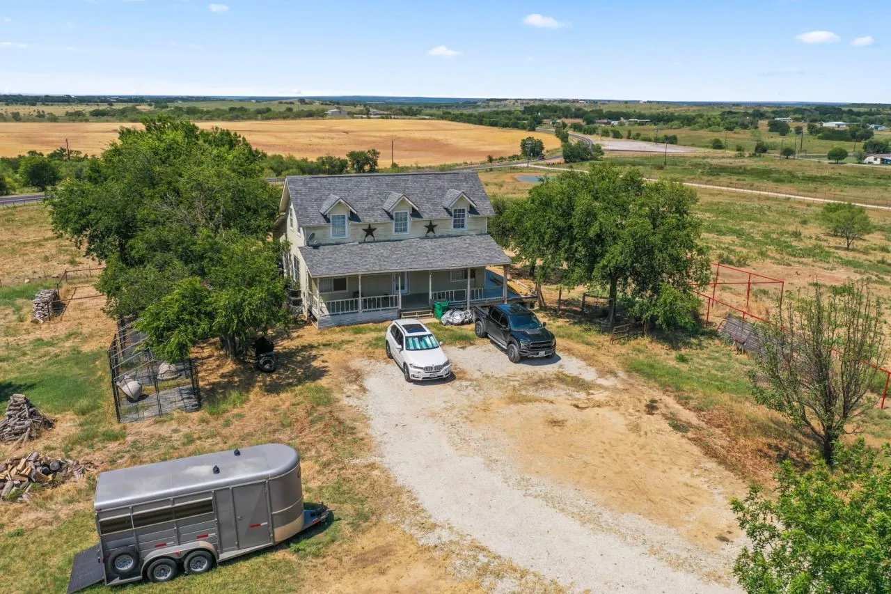 Farm For Sale in Denton County , 9144 Fm 2164, Sanger, Texas 76266, 9 Bedroom, 8 Bathroom, Garage spaces, 5,413 Sqft, built in 2020, Preowned, mls#21120436, Real Estate Agent in Sanger, Homes For Sale in Denton county, Homes For Sale in Sanger, Realtor in Sanger Texas, Real Estate Brokerage Independent Realty Texas, Luminita Cordes Realtor