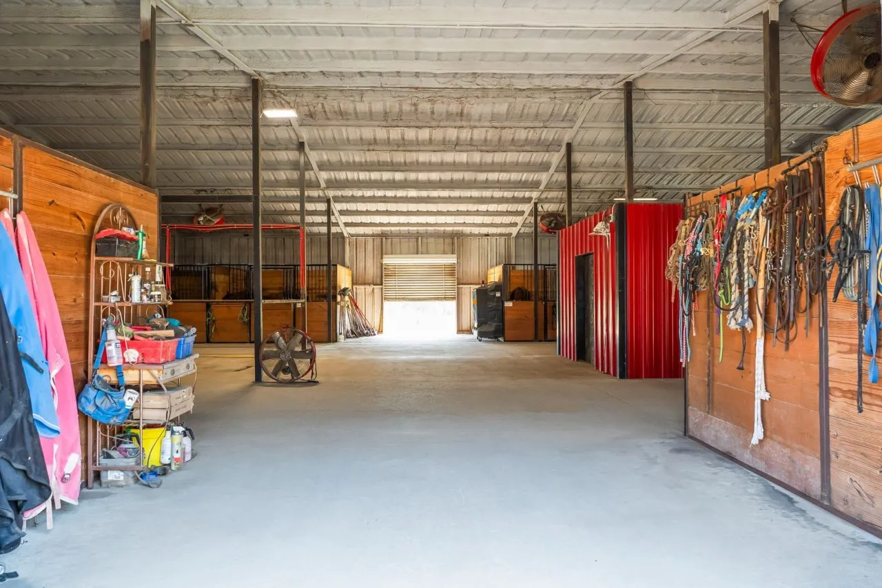 Farm For Sale in Denton County , 9144 Fm 2164, Sanger, Texas 76266, 9 Bedroom, 8 Bathroom, Garage spaces, 5,413 Sqft, built in 2020, Preowned, mls#21120436, Real Estate Agent in Sanger, Homes For Sale in Denton county, Homes For Sale in Sanger, Realtor in Sanger Texas, Real Estate Brokerage Independent Realty Texas, Luminita Cordes Realtor