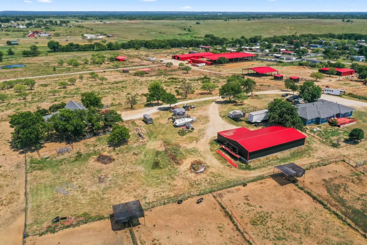 Farm For Sale in Denton County , 9144 Fm 2164, Sanger, Texas 76266, 9 Bedroom, 8 Bathroom, Garage spaces, 5,413 Sqft, built in 2020, Preowned, mls#21120436, Real Estate Agent in Sanger, Homes For Sale in Denton county, Homes For Sale in Sanger, Realtor in Sanger Texas, Real Estate Brokerage Independent Realty Texas, Luminita Cordes Realtor